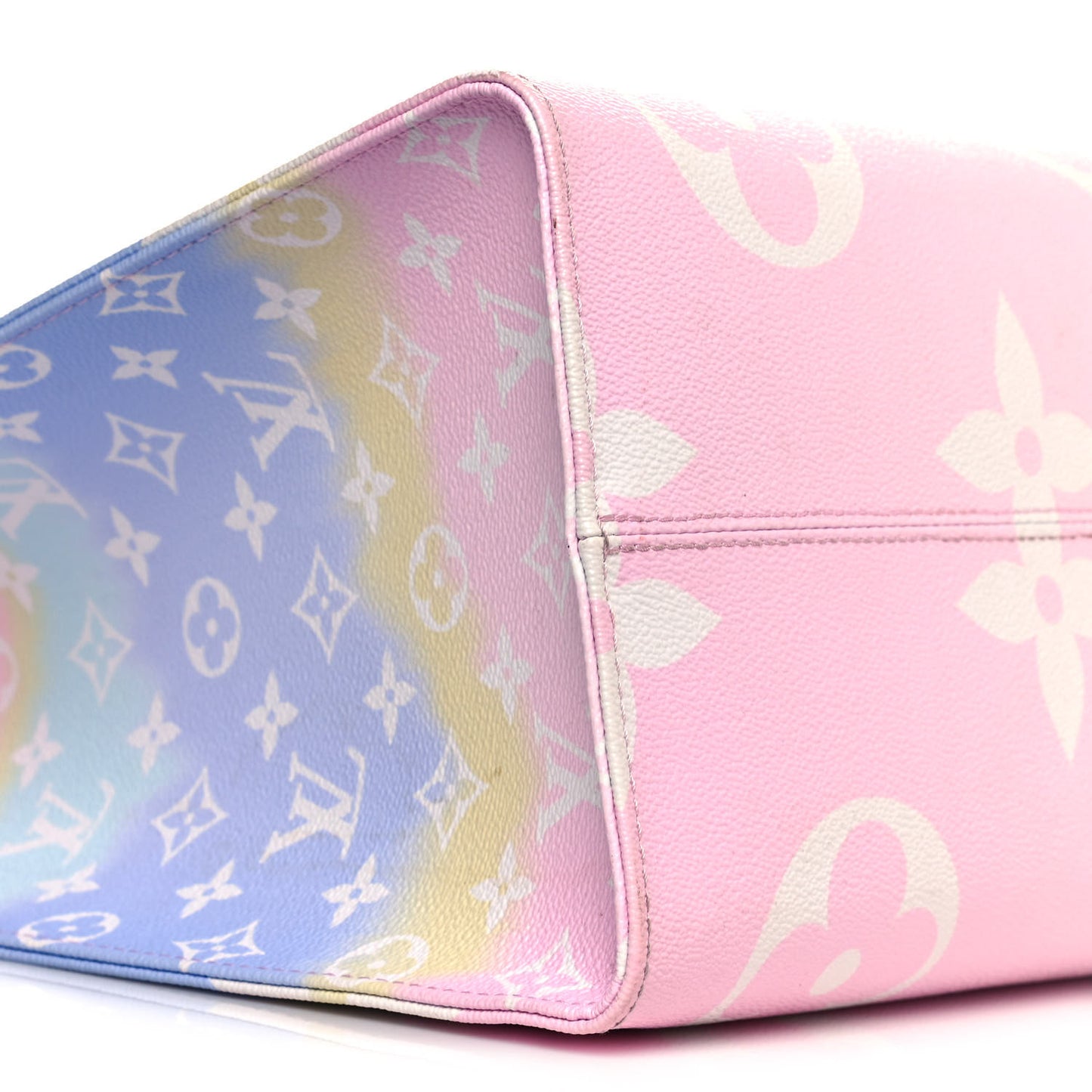 Monogram Escale San Diego Onthego GM Pastel