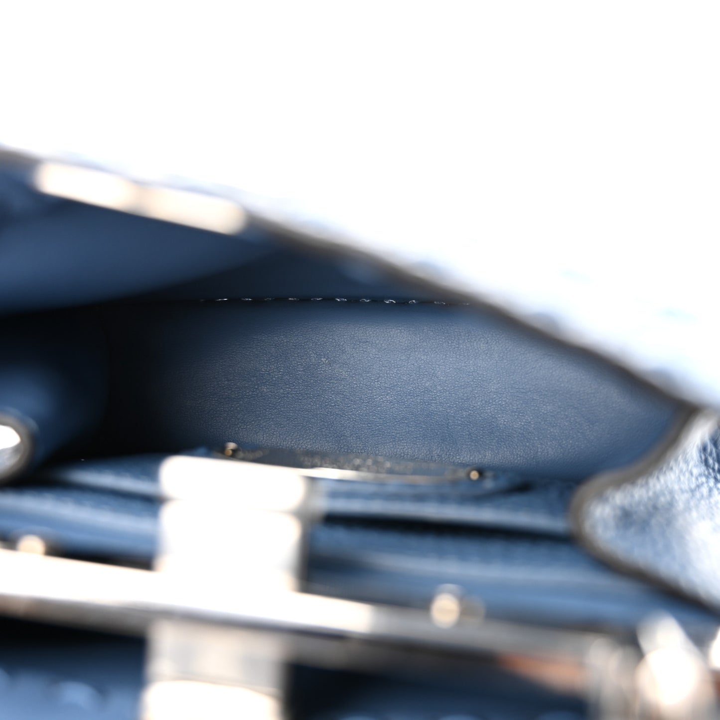 Cuoio Romano Selleria Macro Stitchings Petite Peekaboo I SEE U Iconic Satchel Placca Argento
