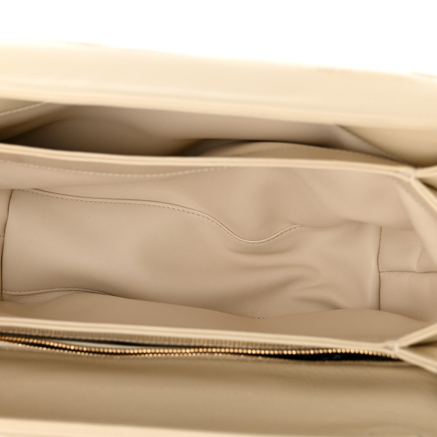 Skipper Calf Ultralight GG Soft Small Chain Bag Ivory