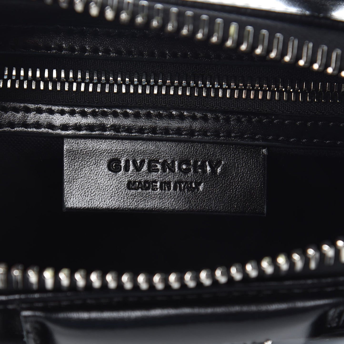 Shiny Lord Calfskin Mini Antigona Black