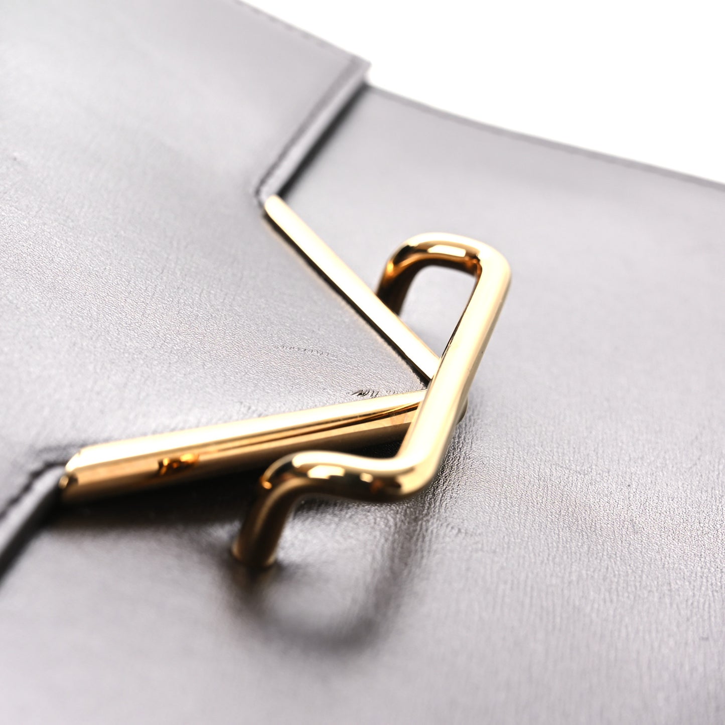 Box Calfskin Nappa Clip Bag Fondant
