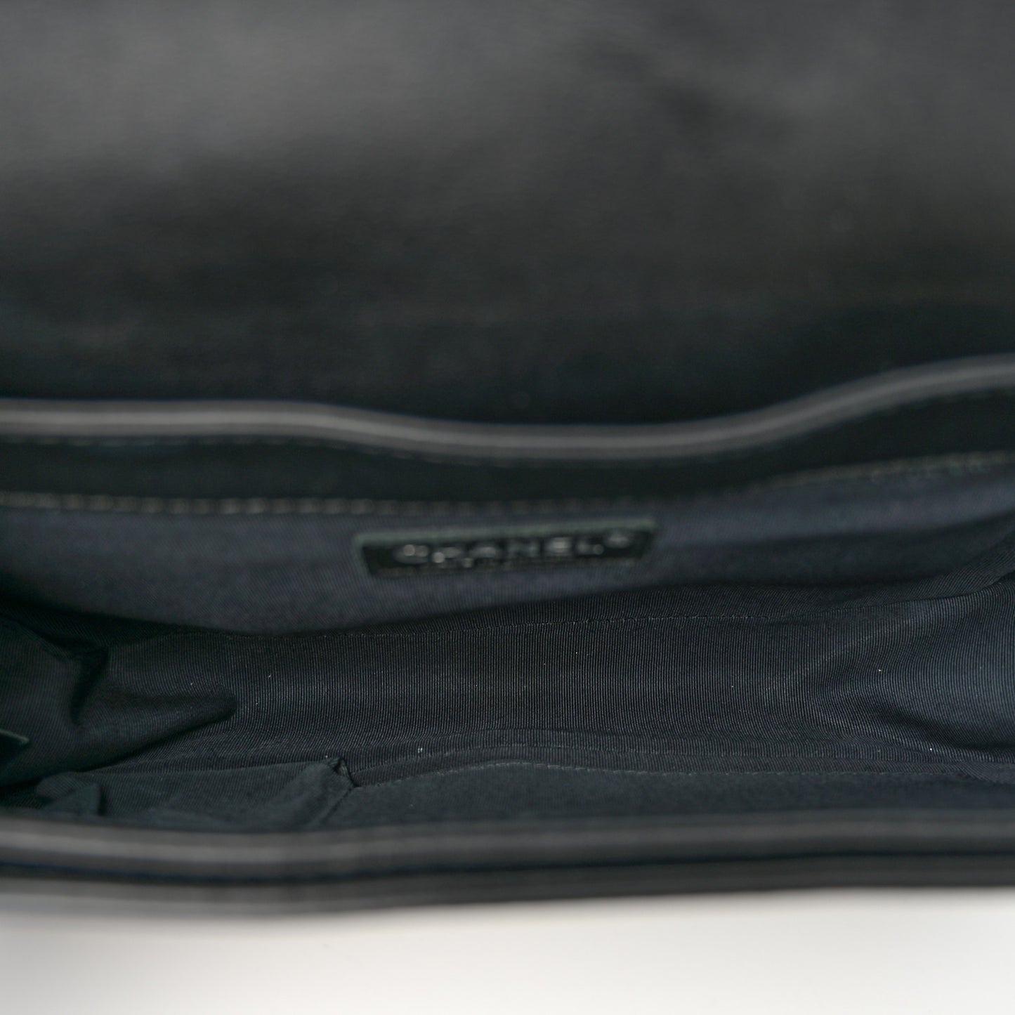 Calfskin Enchained New Medium Boy Flap Black