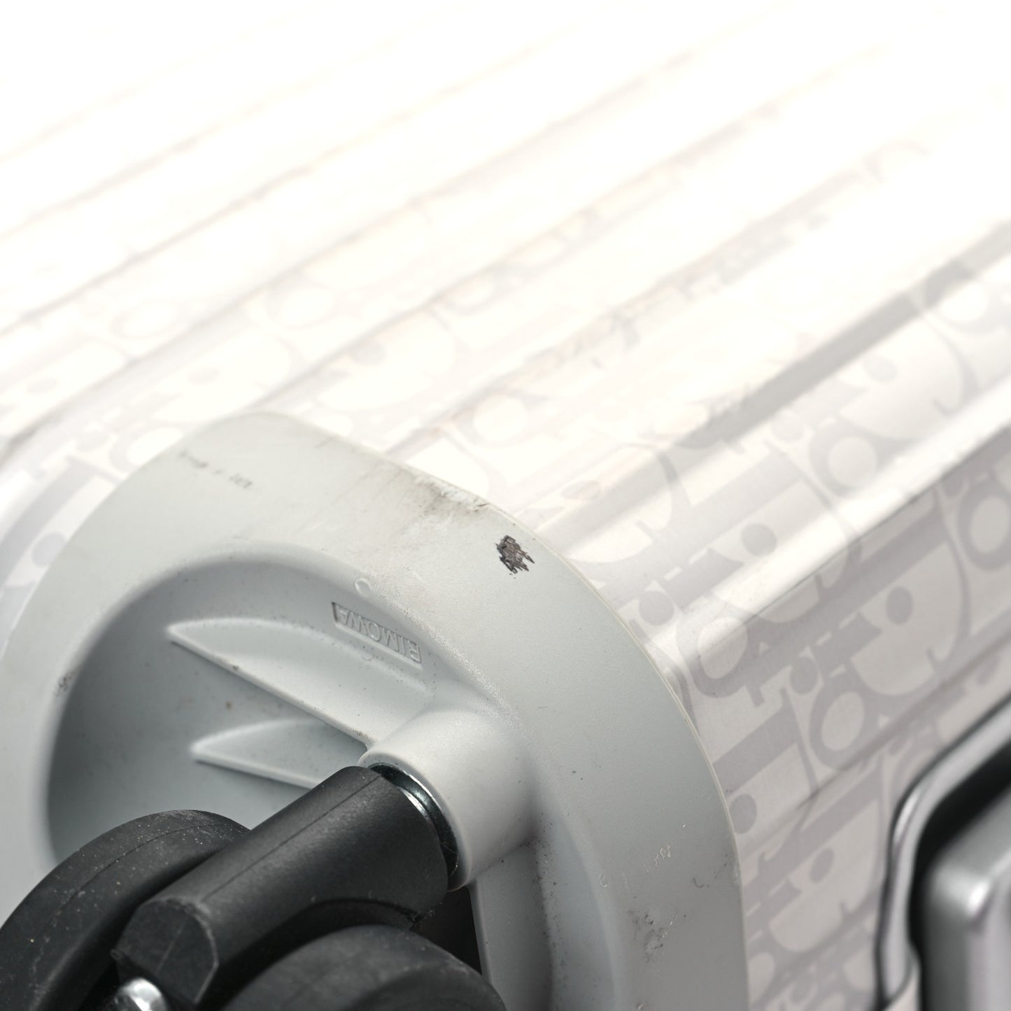 X RIMOWA Aluminum Gradient Cabin Luggage Silver