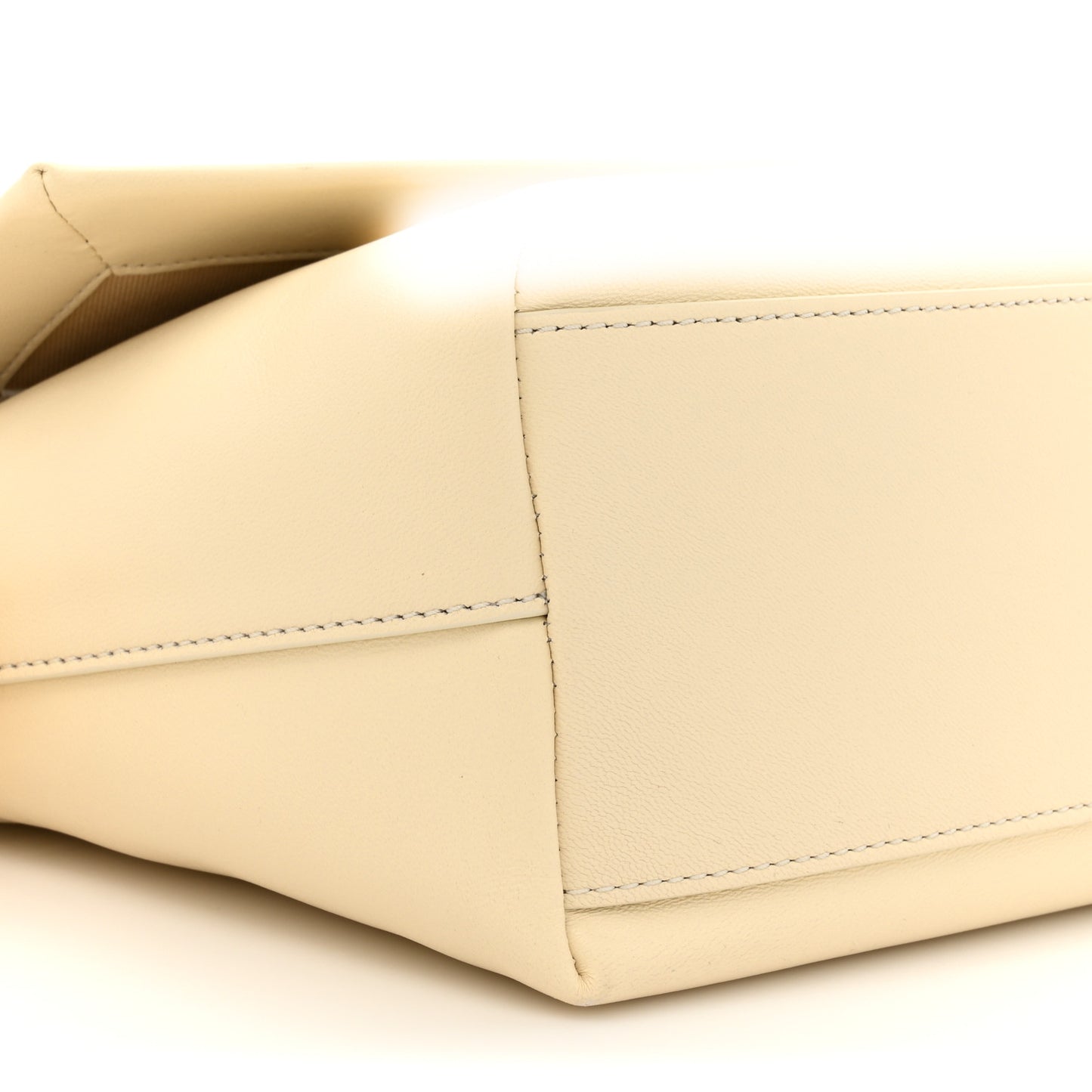 Smooth Calfskin Le Rond Carre Shoulder Bag Light Ivory