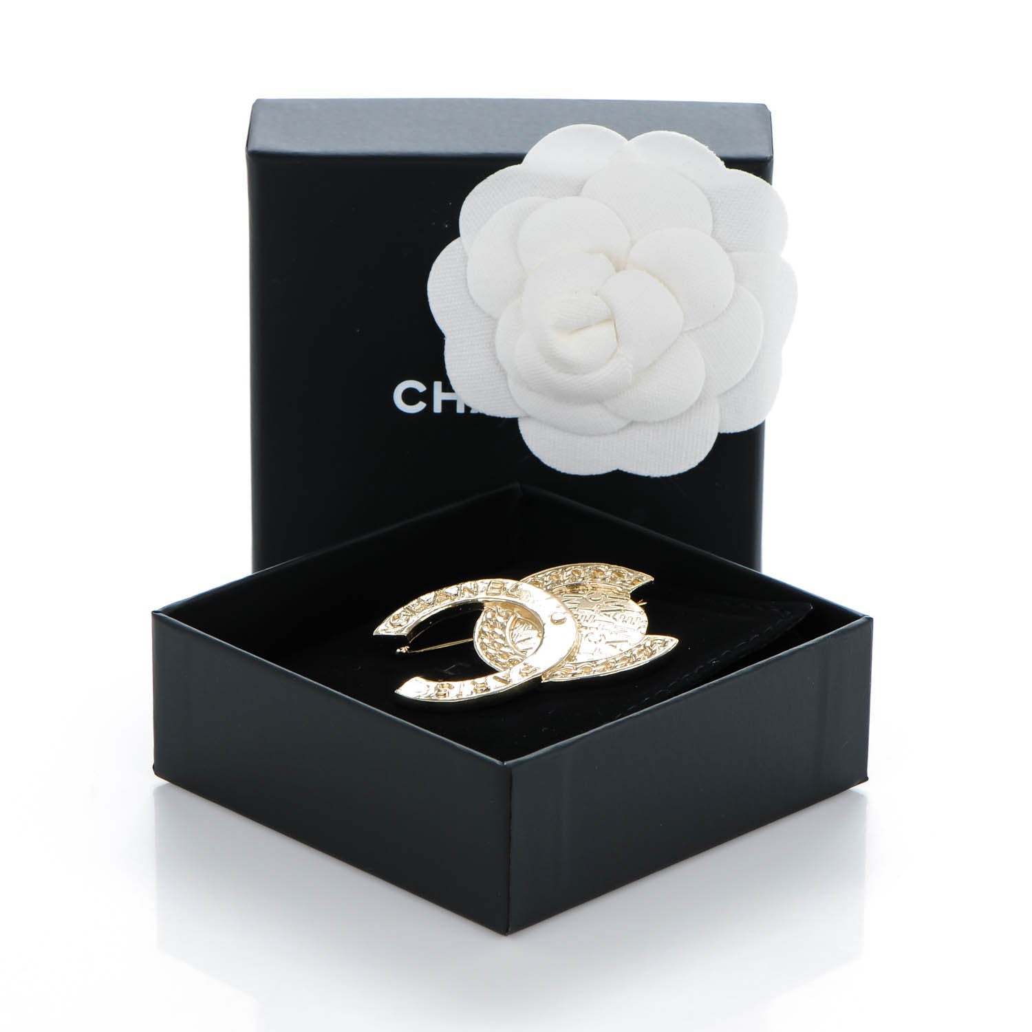 Chanel Large CC Medallion Brooch Light Gold 4 of 4
