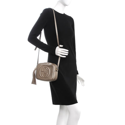 Gucci Metallic Pebbled Calfskin Small Soho Disco Bag Golden Beige 2 of 9