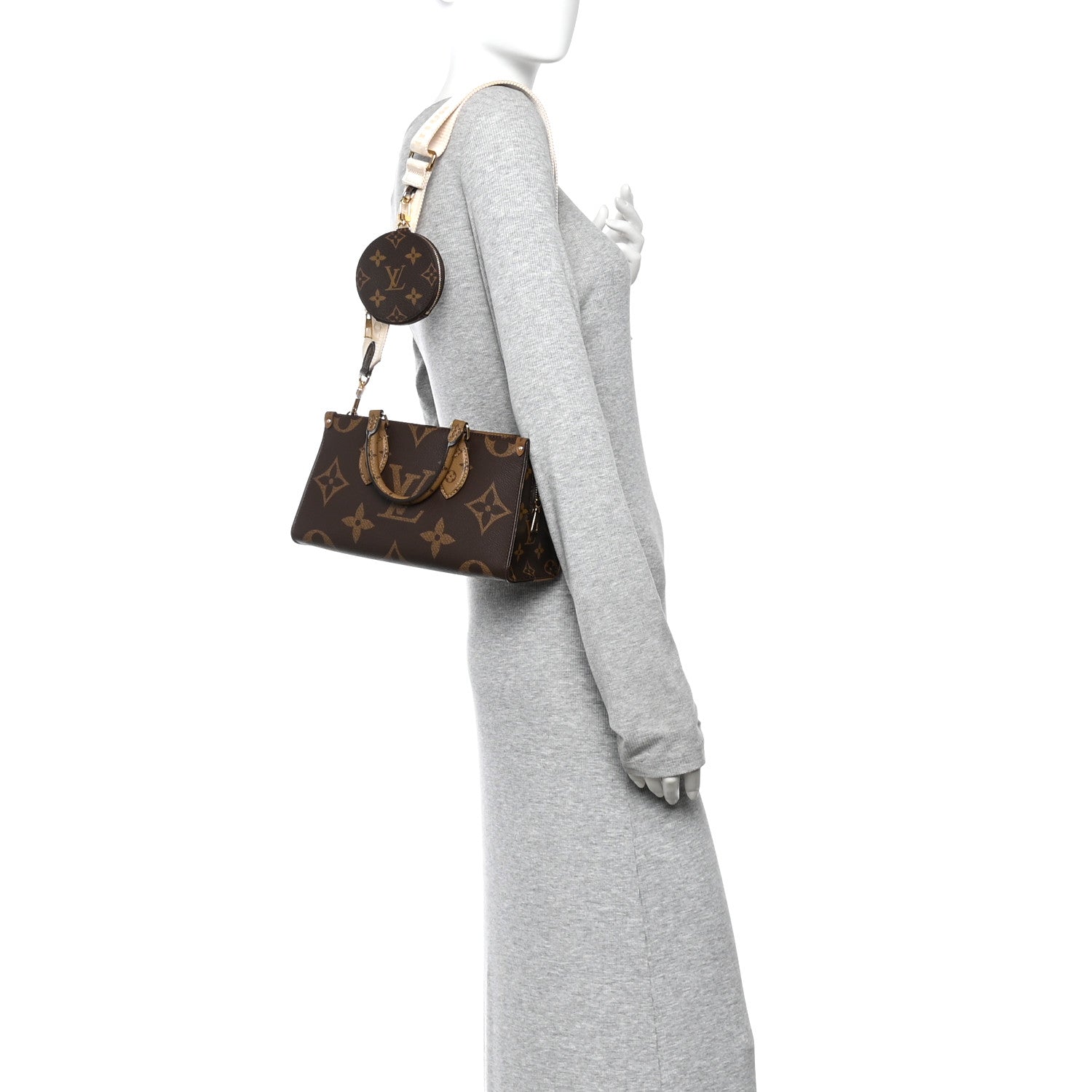 Louis Vuitton Reverse Monogram Giant OnTheGo East West 2 of 9