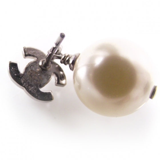 Chanel Pearl CC Logo Earrings 4 of 4