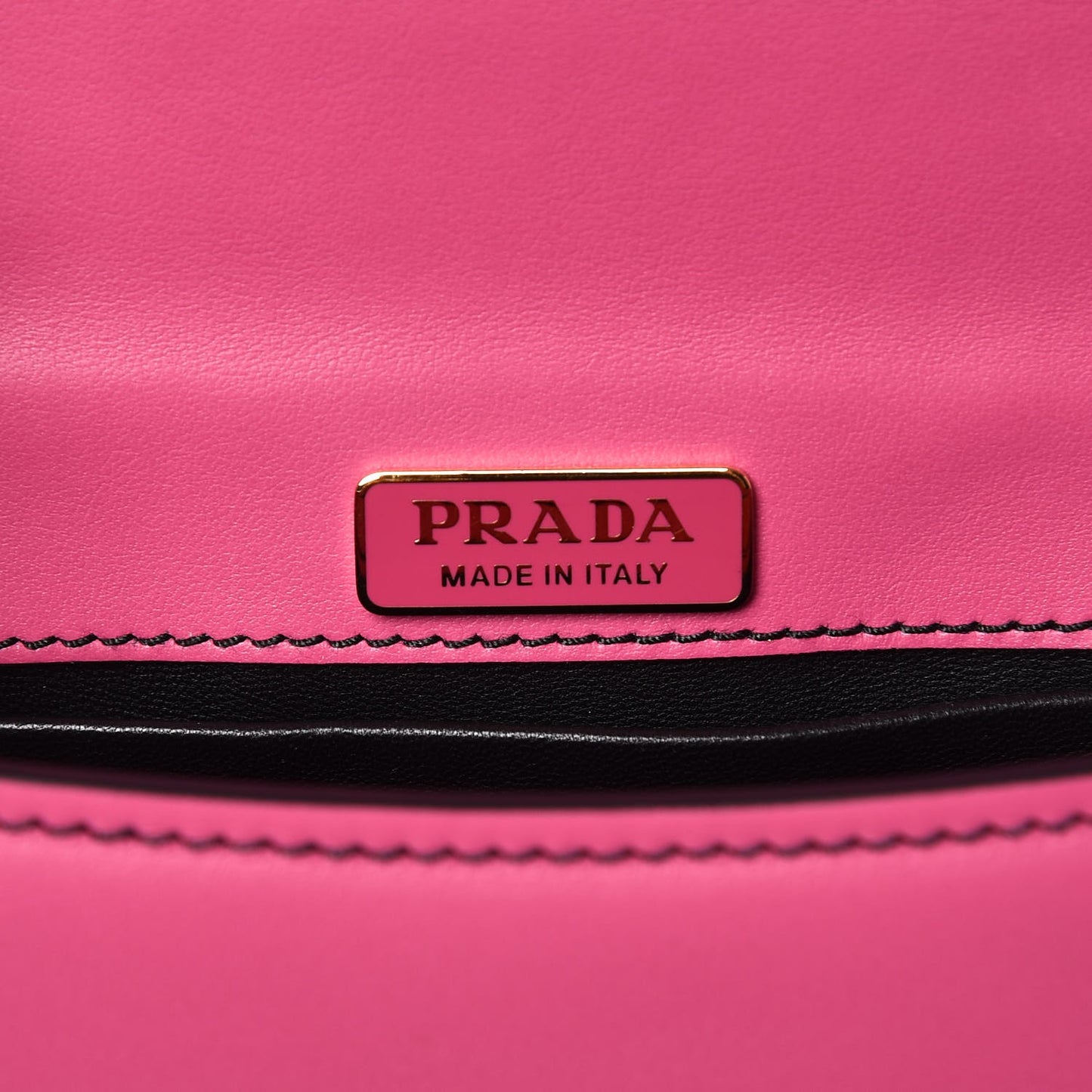 City Calf Saffiano Pionniere Bag Nero Black Fuxia
