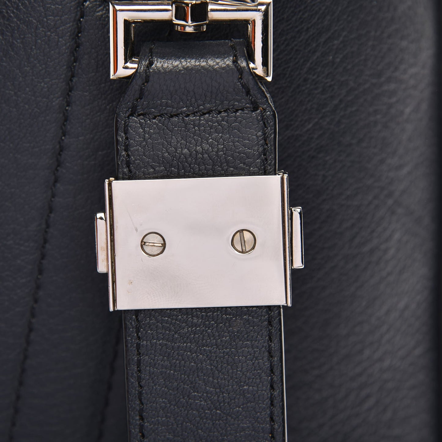 Sugar Goatskin Medium Antigona Navy
