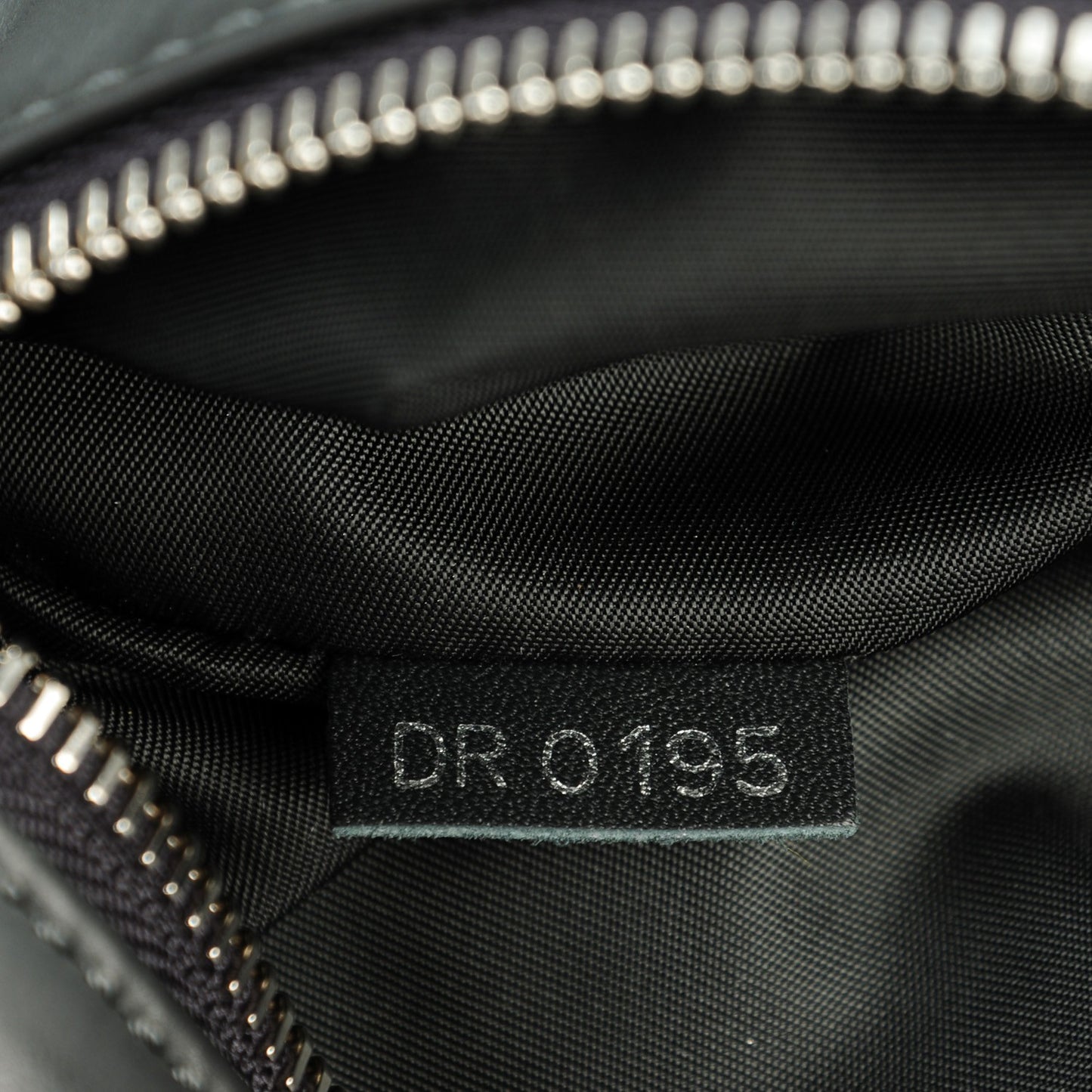 Calfskin Move Messenger Asphalt