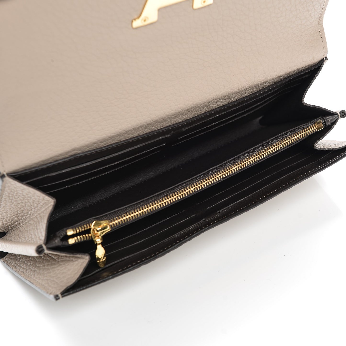 Taurillon Capucines Wallet Galet