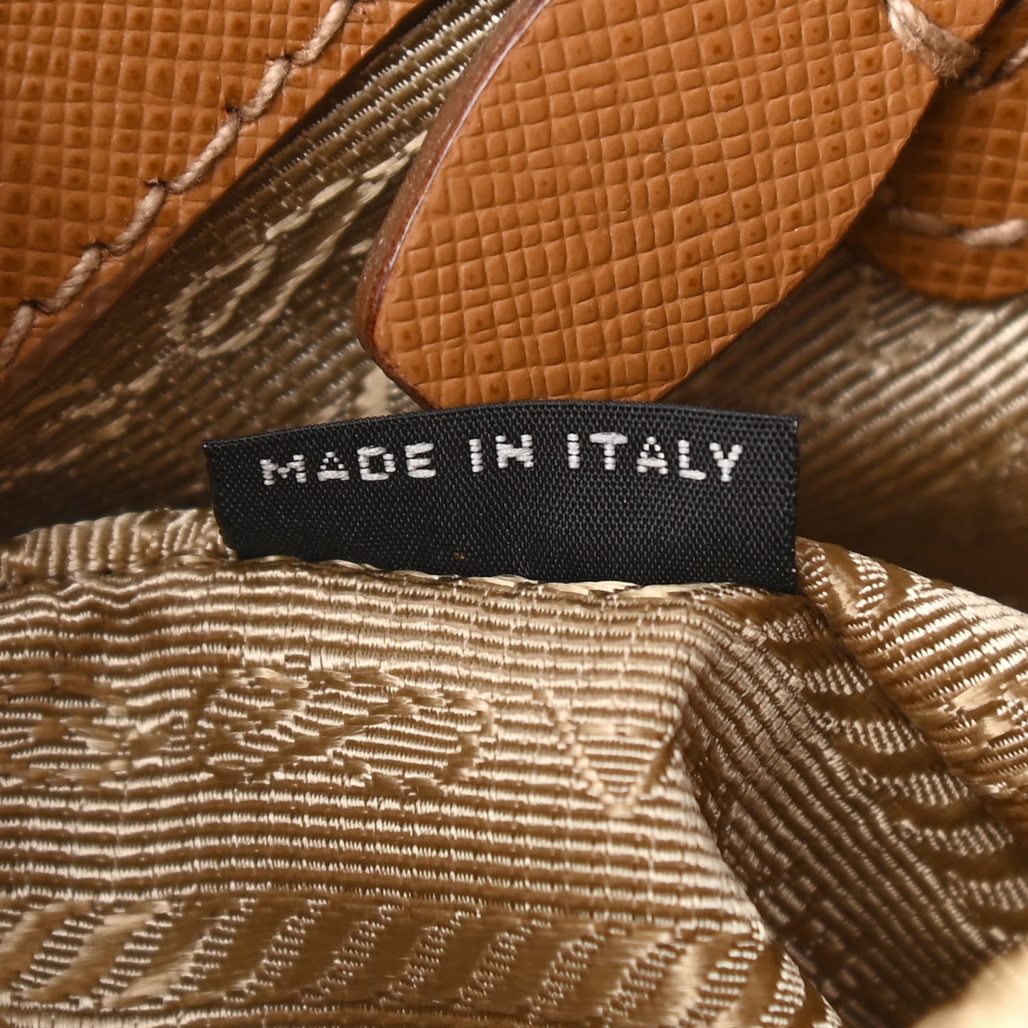Saffiano Medium Galleria Double Zip Tote Caramel