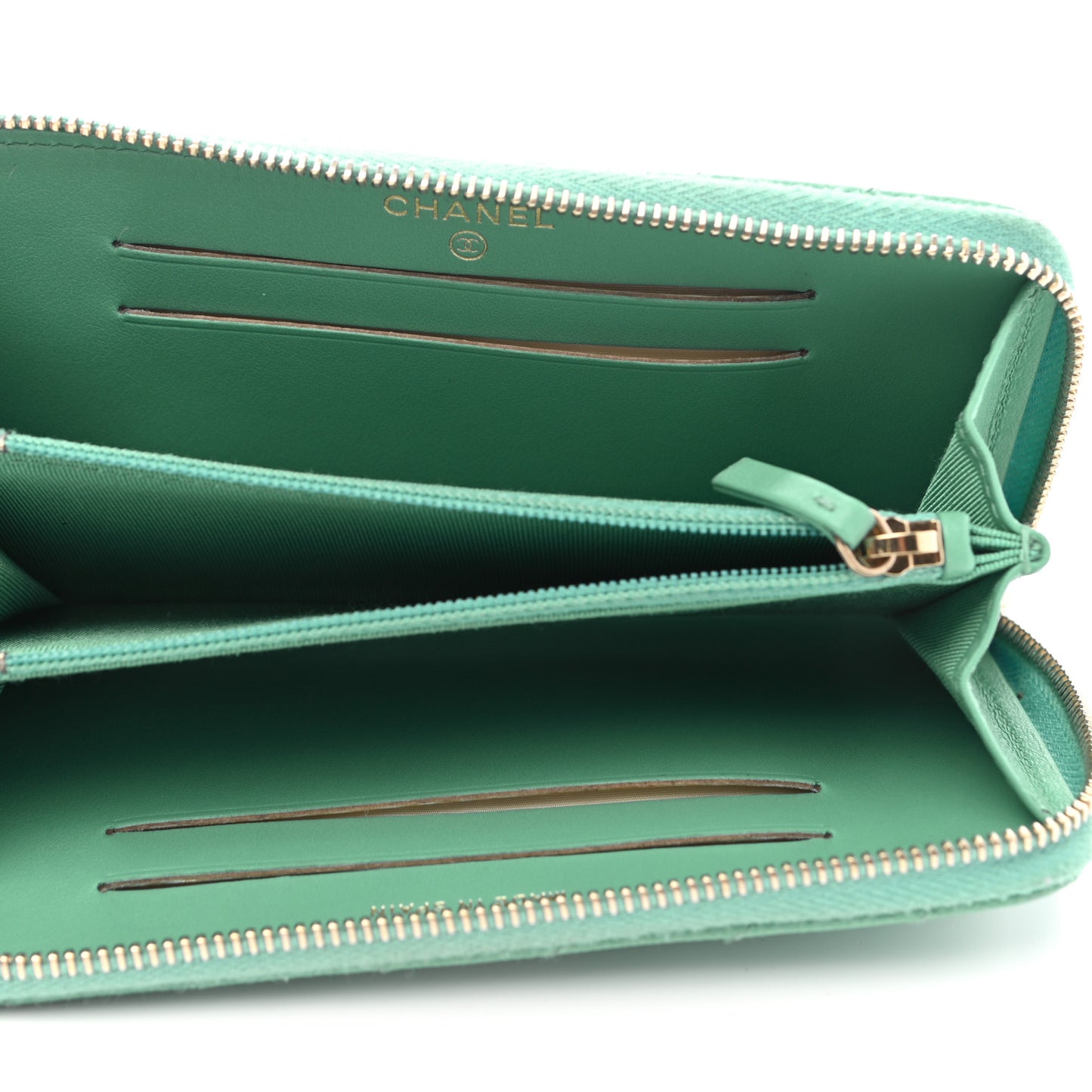 Caviar Chevron Quilted Small Zip Around Wallet Green