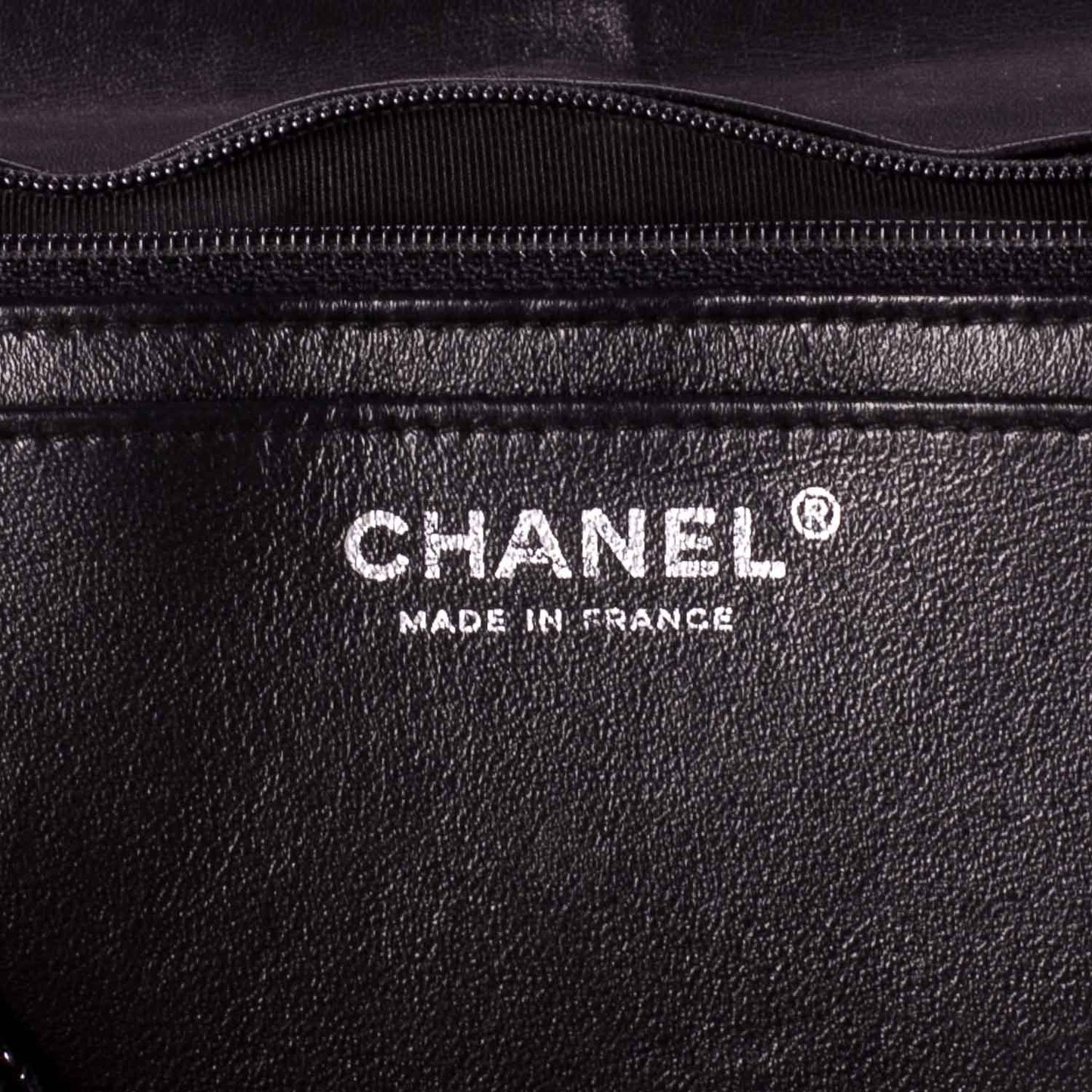 Distressed Patent Jumbo Single Flap Black