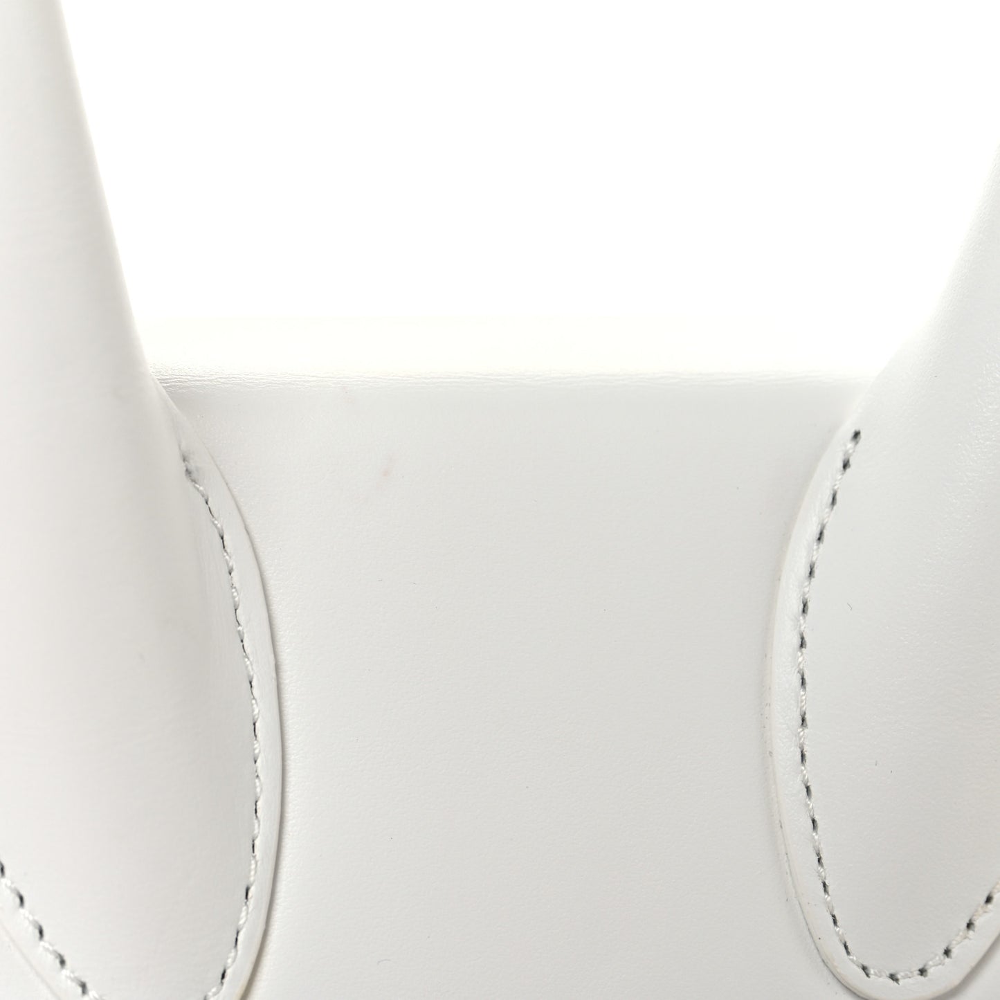 Smooth Calfskin Le Chiquito Moyen White