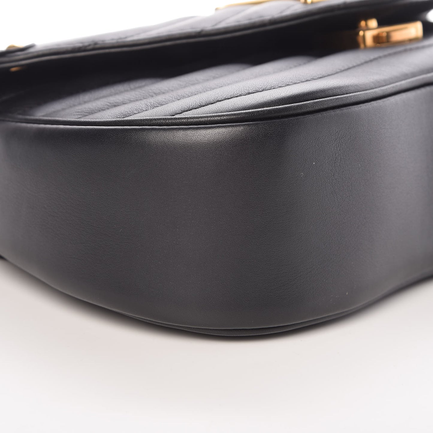 Calfskin New Wave Chain MM Black