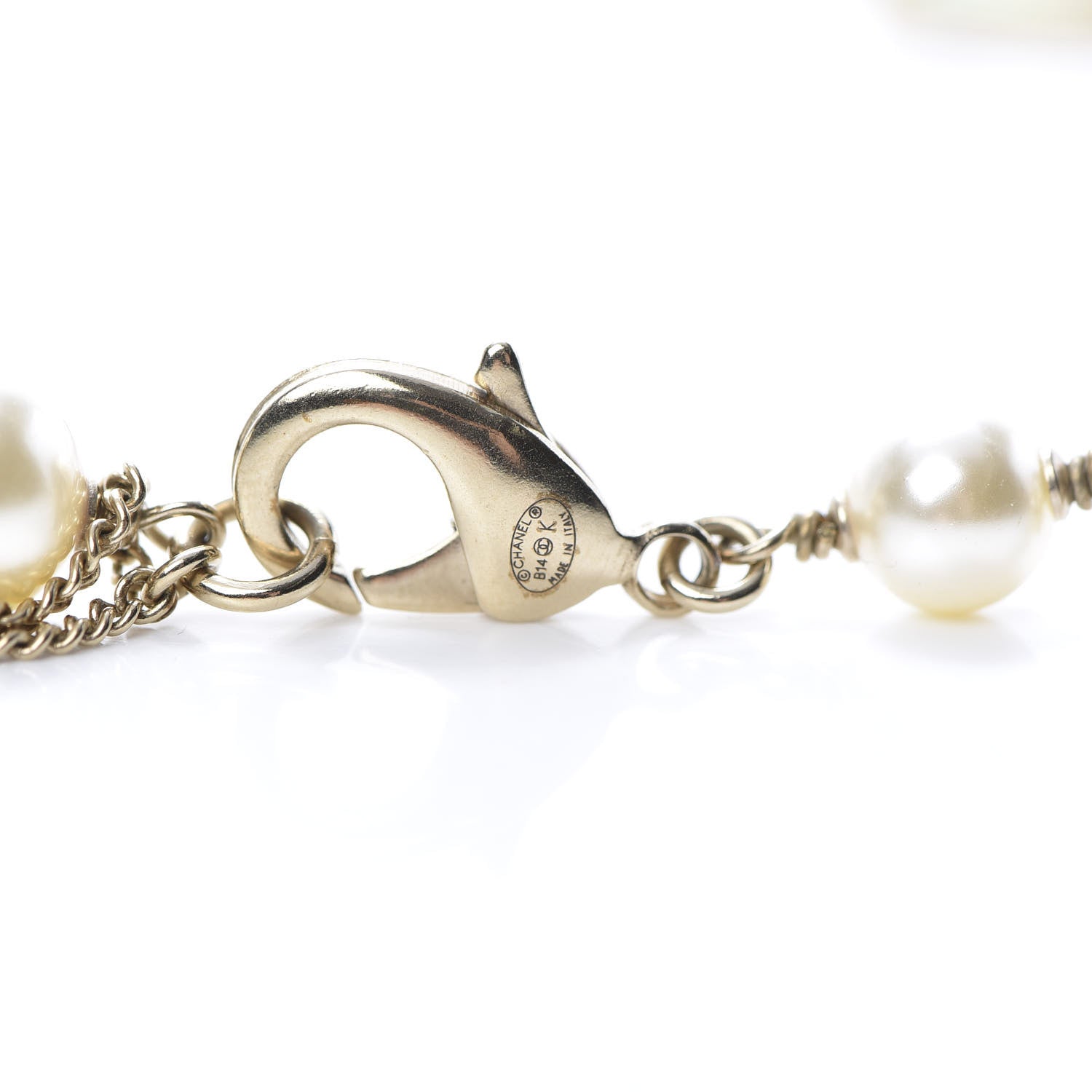 Chanel Graduated Pearl Resin CC Necklace 6 of 7