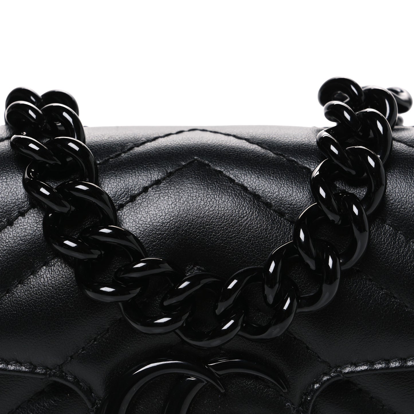 Calfskin Matelasse Monochrome GG Marmont Chain Belt Bag Black