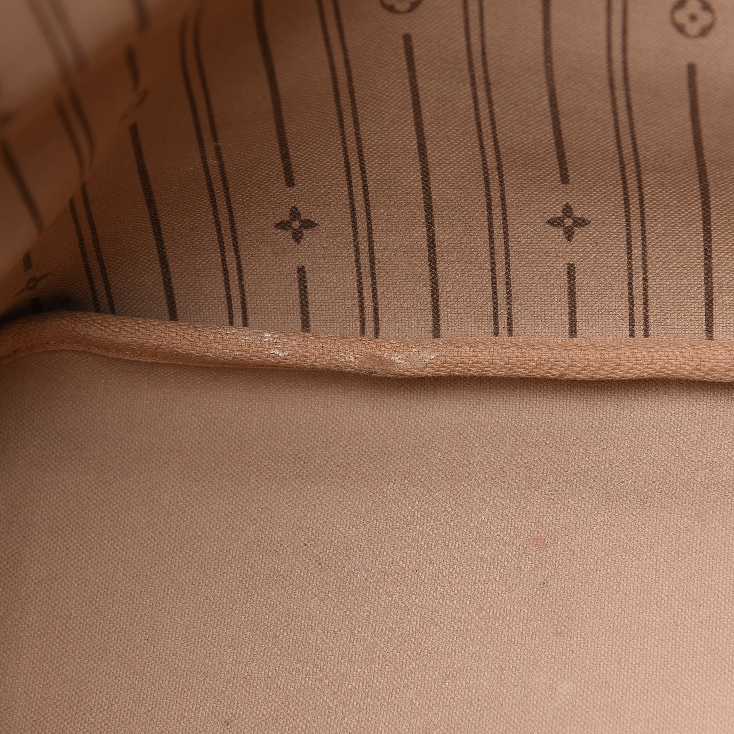 Louis Vuitton Monogram Neverfull MM 7 of 12