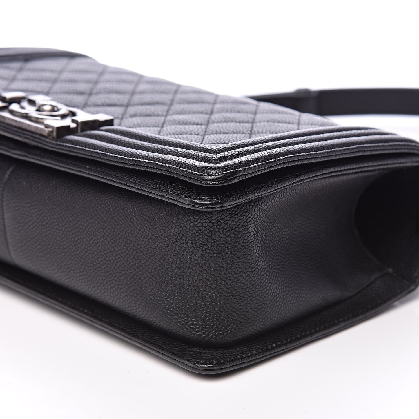 Caviar Quilted Medium Boy Flap Black