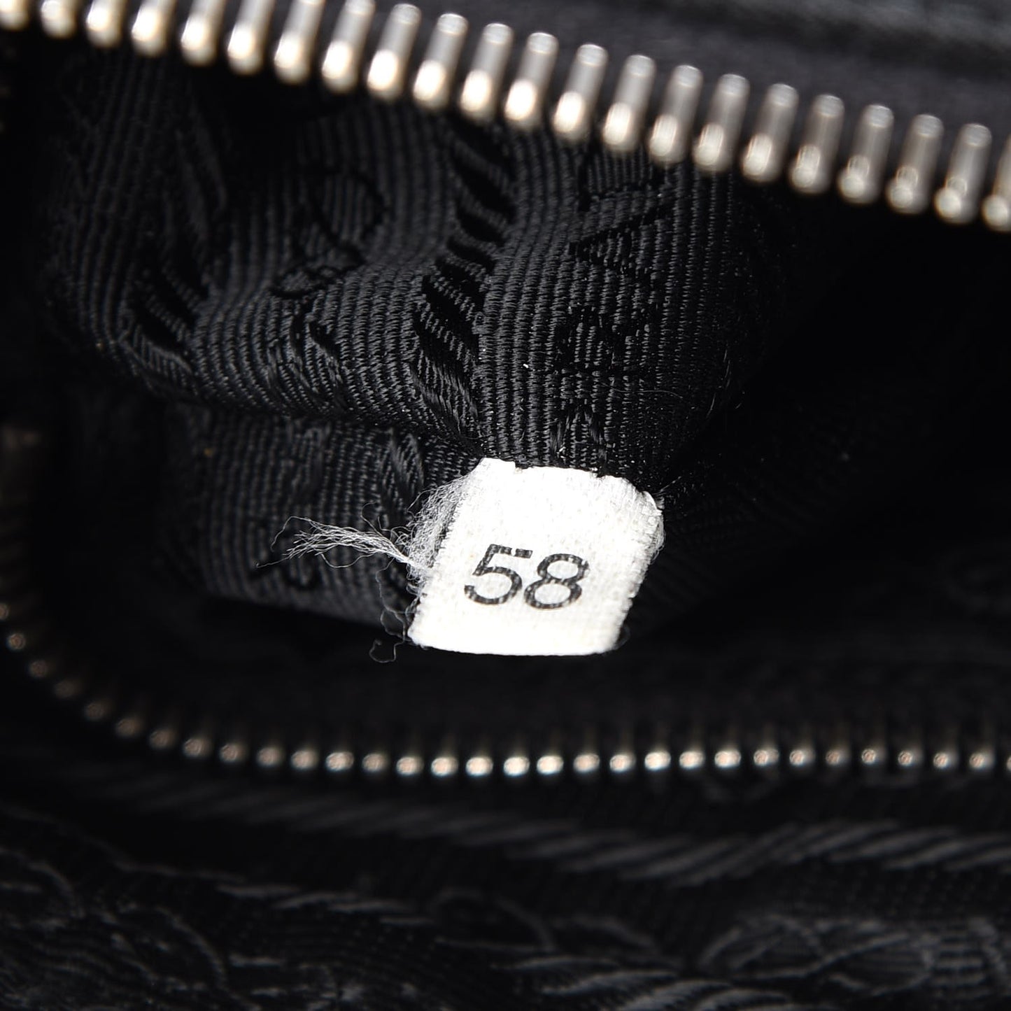 Tessuto Nylon Vitello Flat Messenger Bag Black