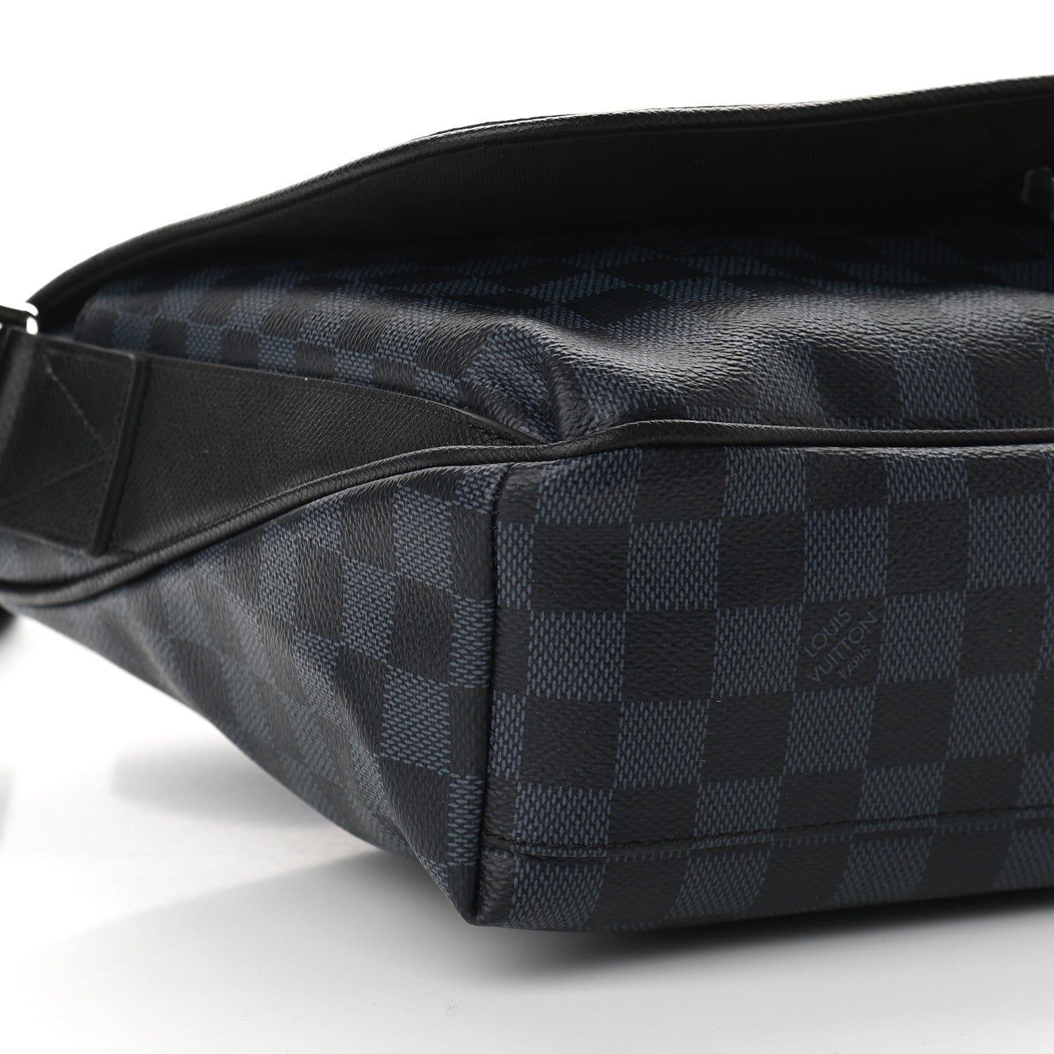 Louis Vuitton Damier Cobalt Matchpoint Messenger 8 of 9