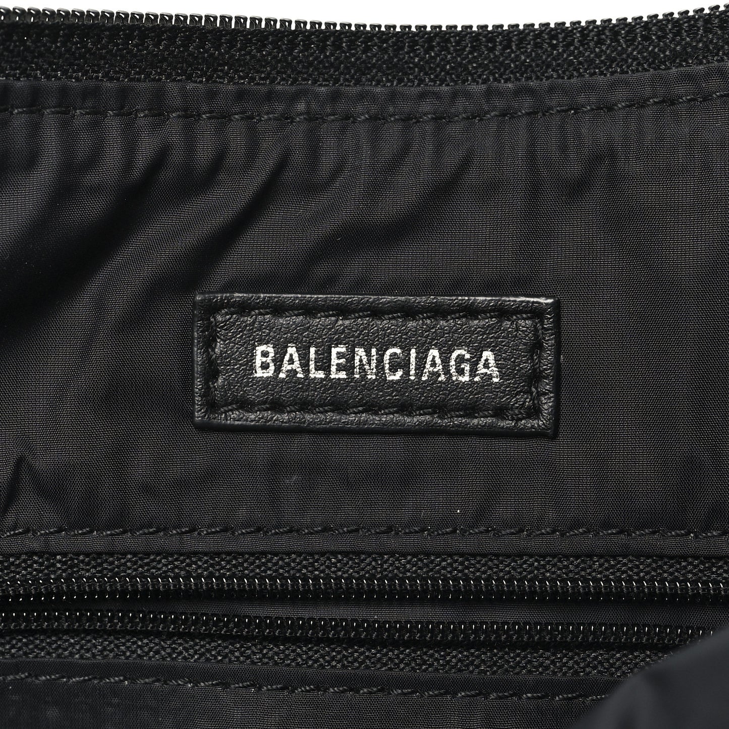 Recycled Sport Nylon Logo Embroidered Wheel Sling Bag Black White