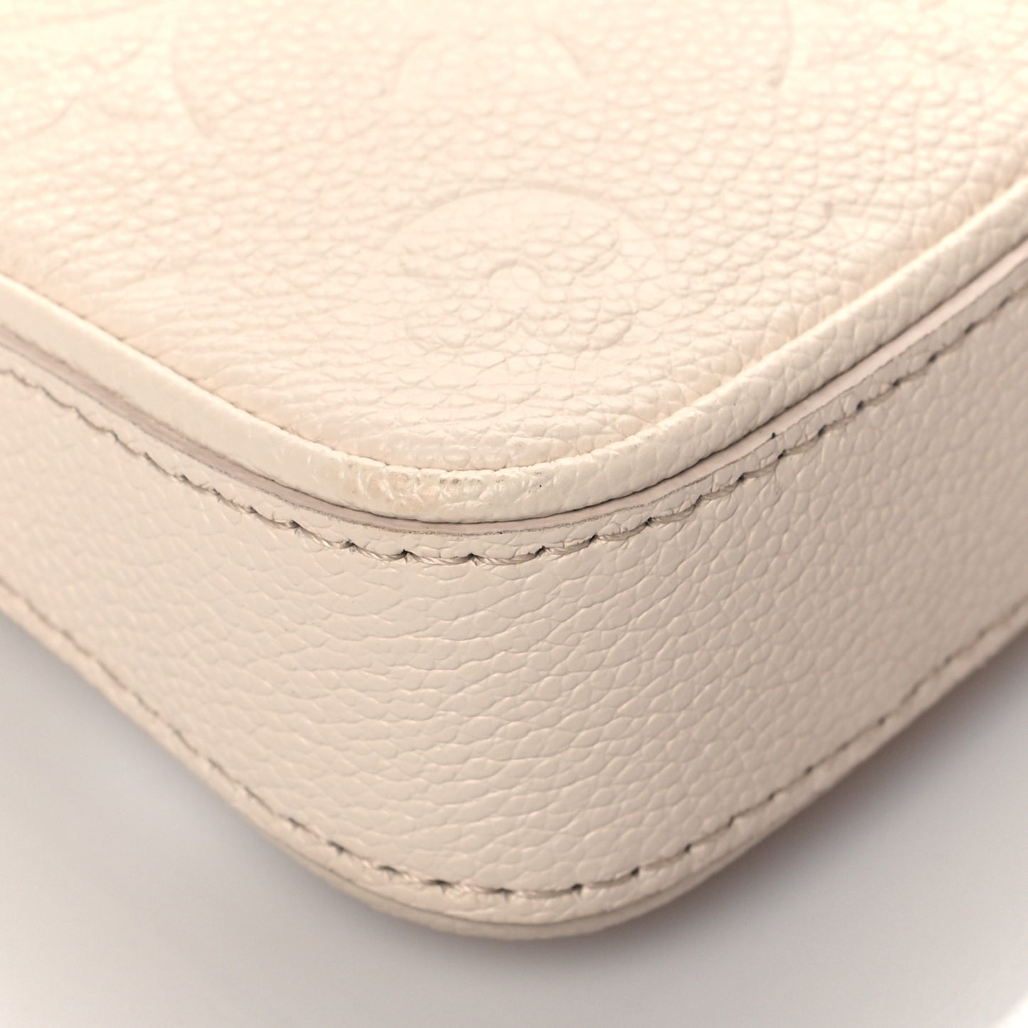 Empreinte Easy Pouch On Strap Cream
