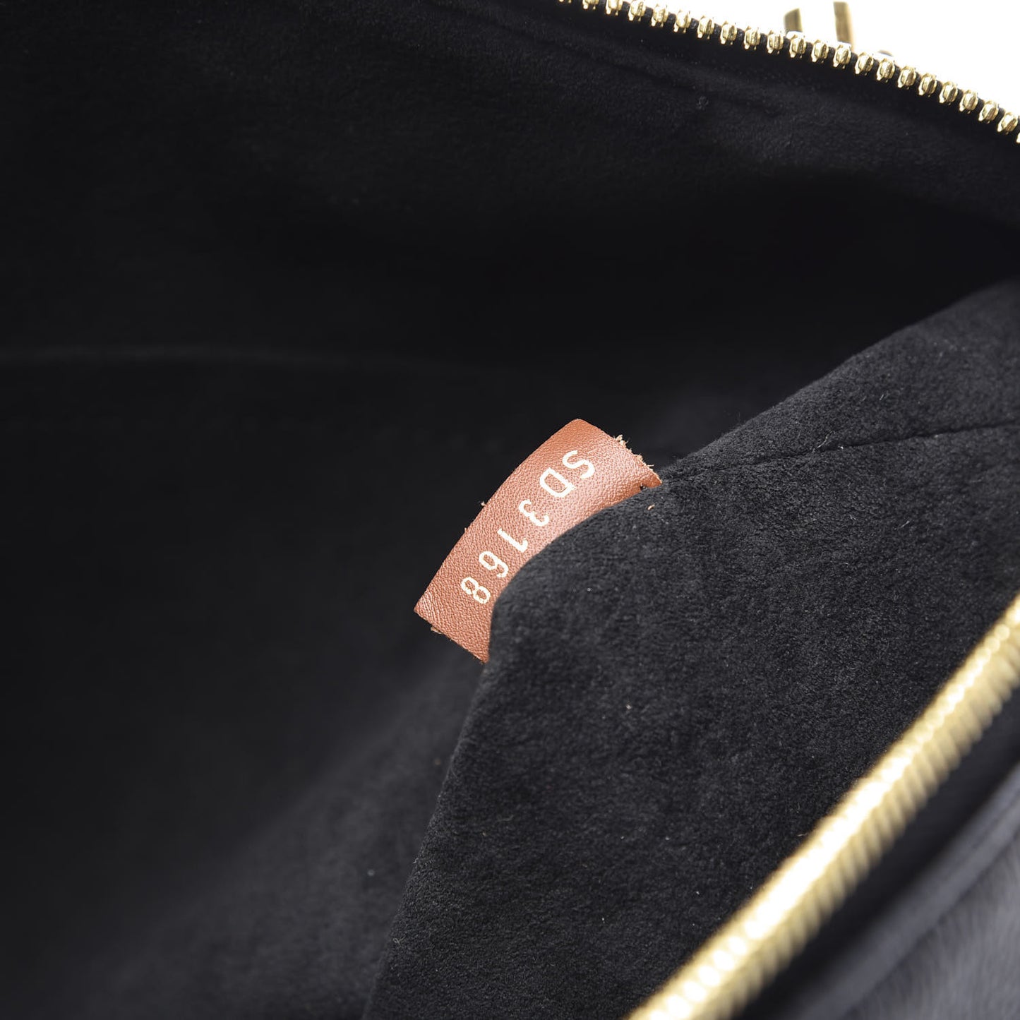 Monogram V Tote MM Black