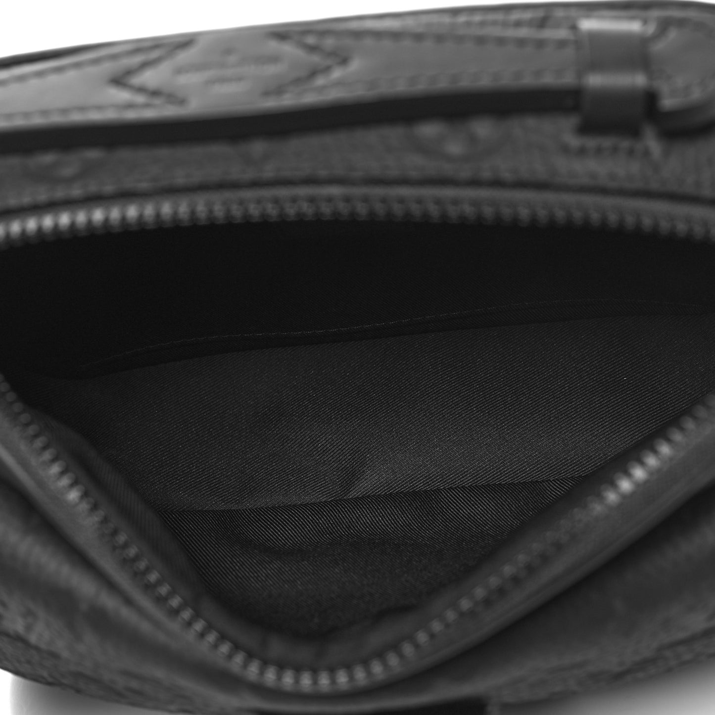 Taurillon Monogram S Lock Messenger Black