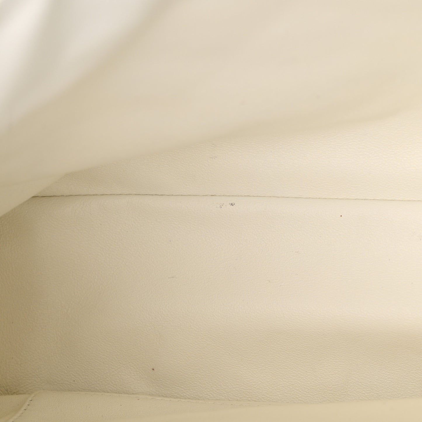 Caviar Quilted Maxi Single Flap White