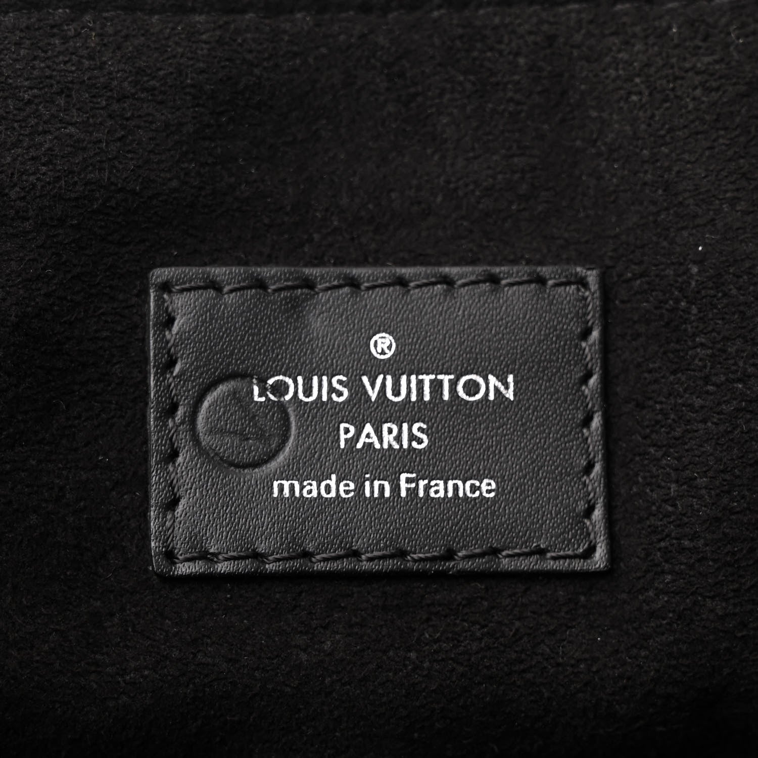 Louis Vuitton Epi Christopher Messenger Black 6 of 10
