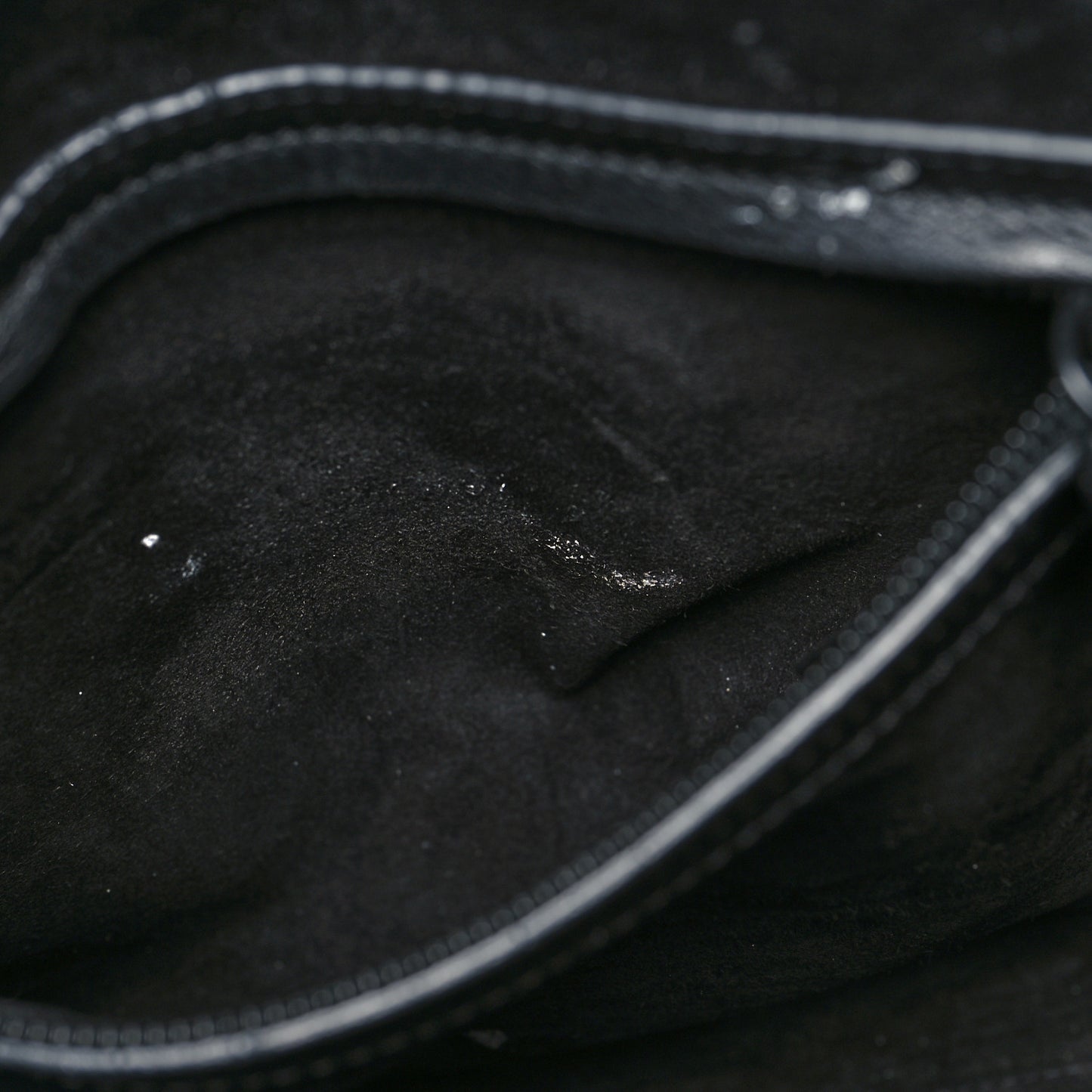 Smooth Calfskin Medium Phantom Luggage Black