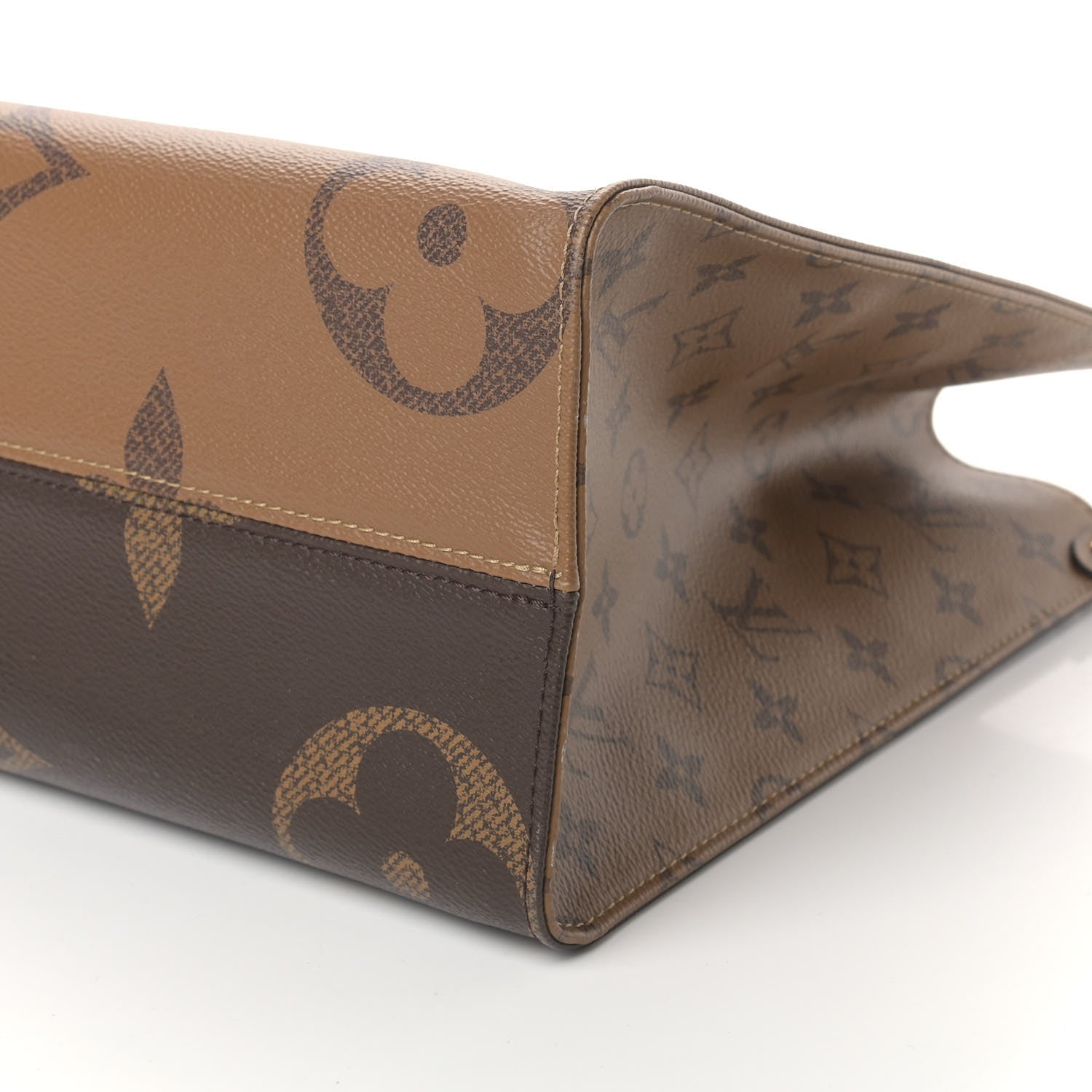Louis Vuitton Reverse Monogram Giant Onthego MM 9 of 11