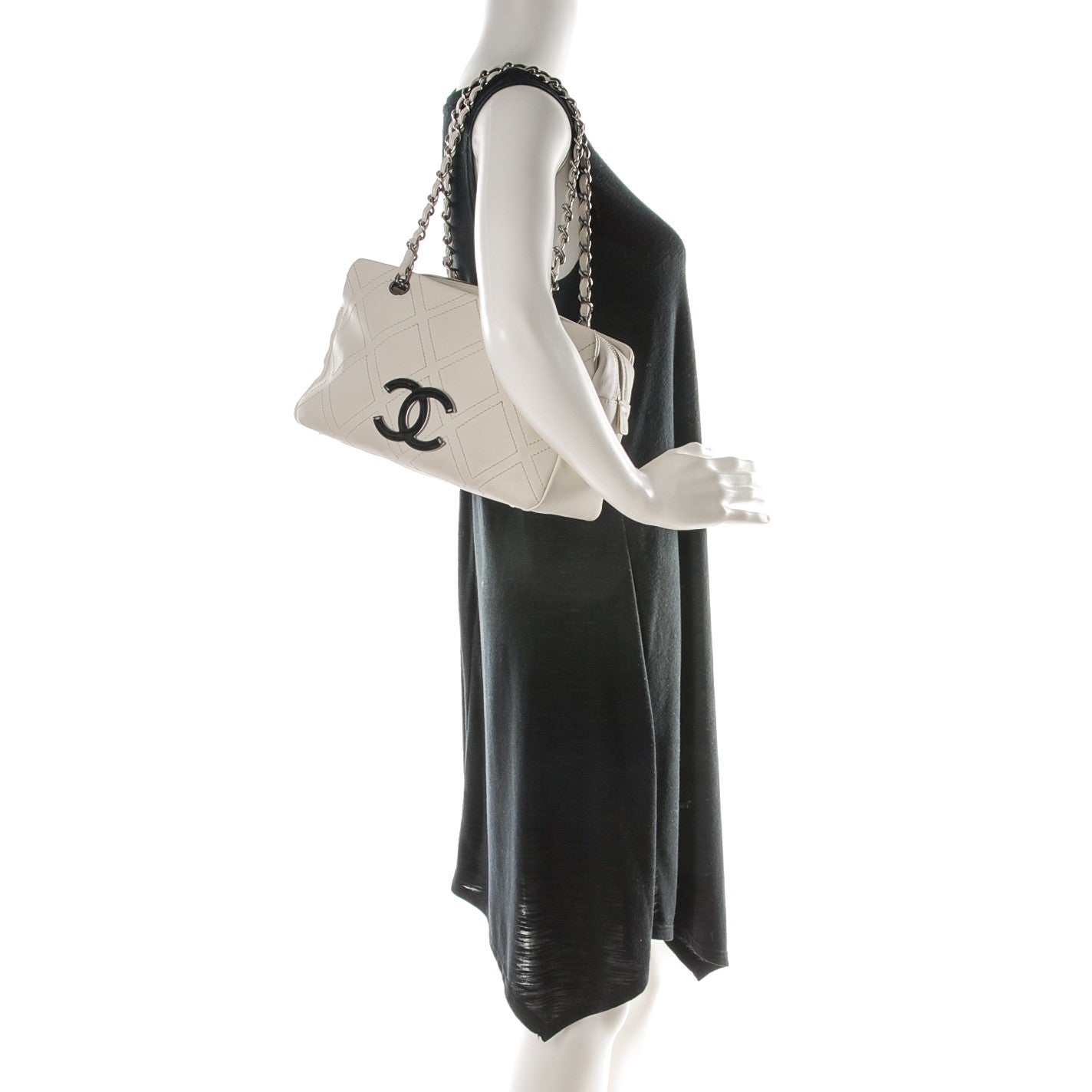 Chanel Calfskin Small Diamond Stitch Tote White 2 of 8