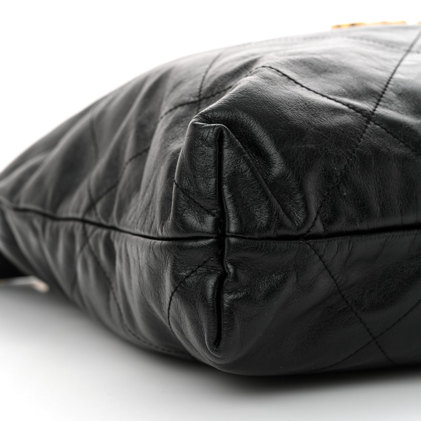 Shiny Calfskin Quilted Chanel 22 Black