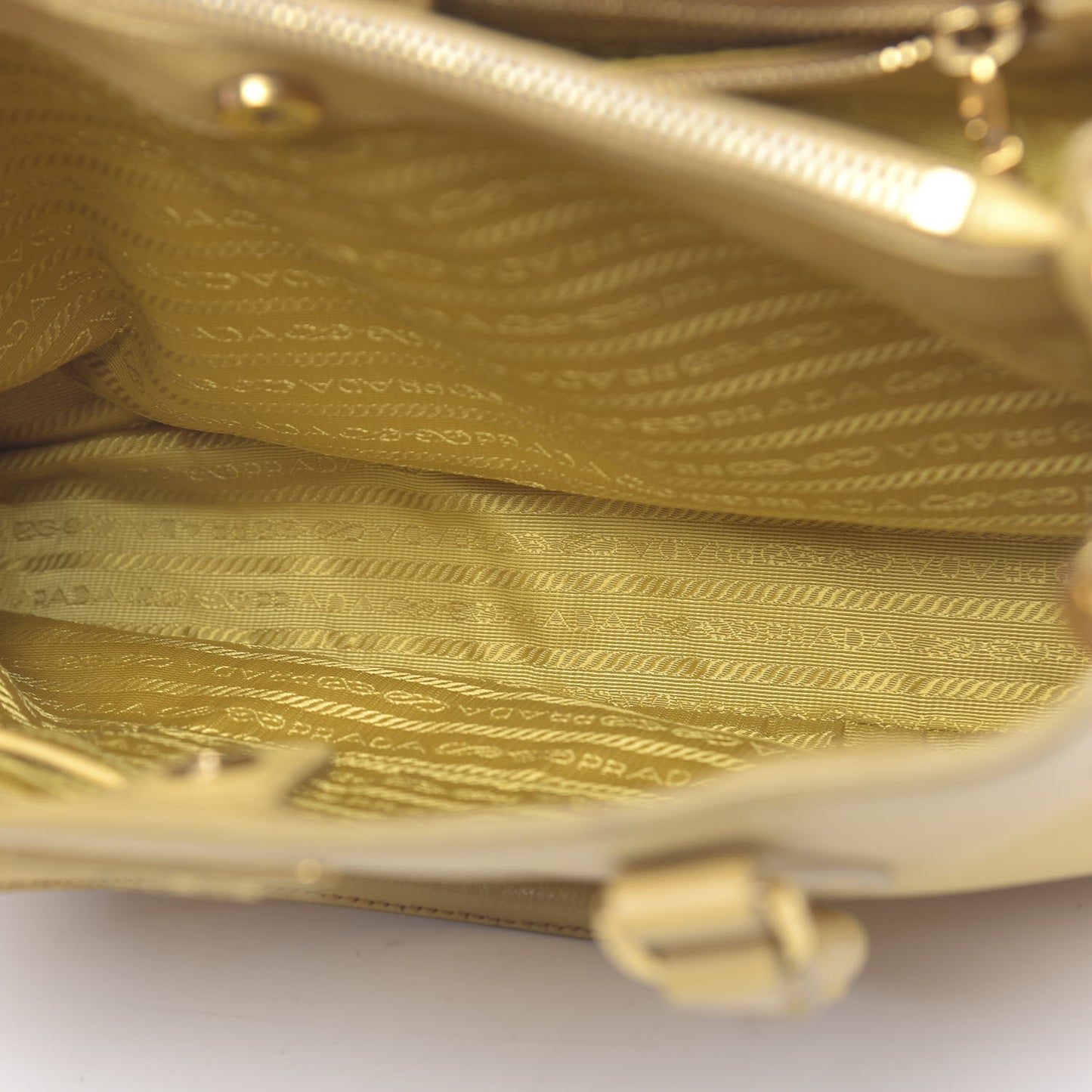 Saffiano Lux Medium Tote Ginestra