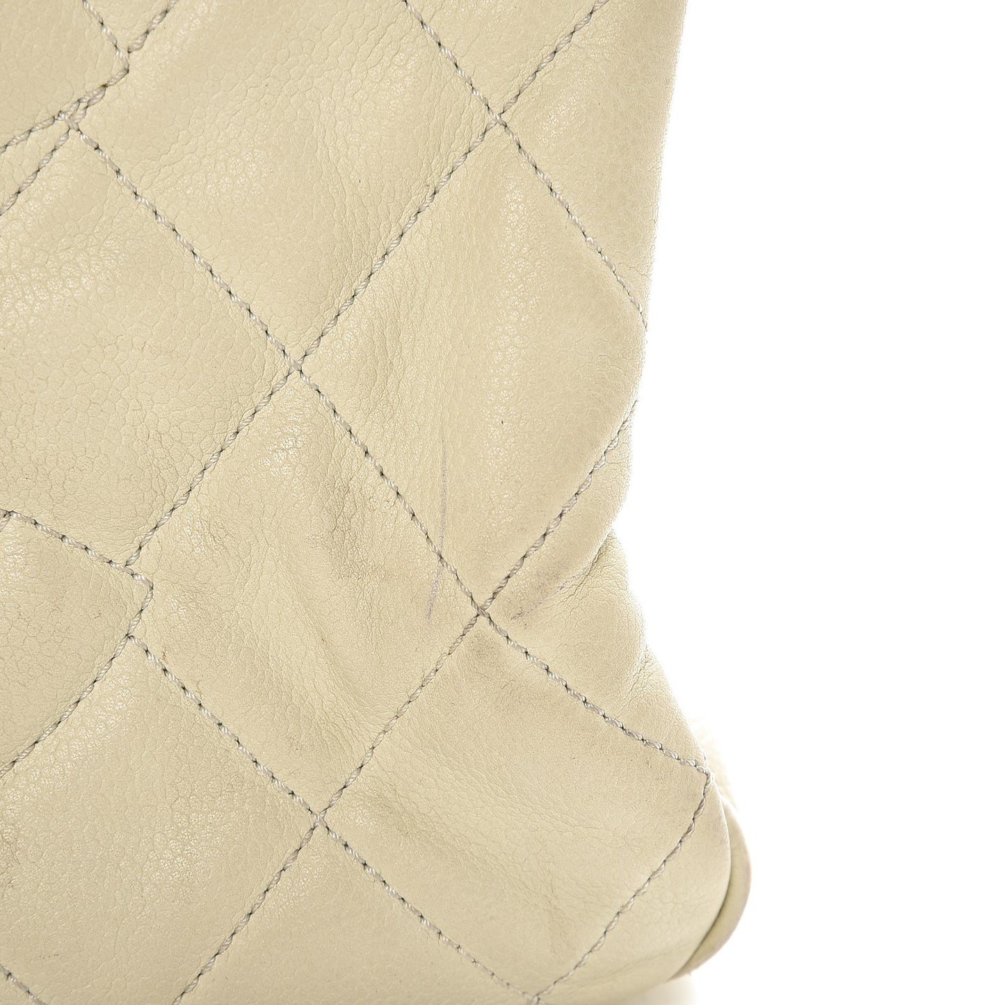 Caviar CC Timeless Soft Tote Off White
