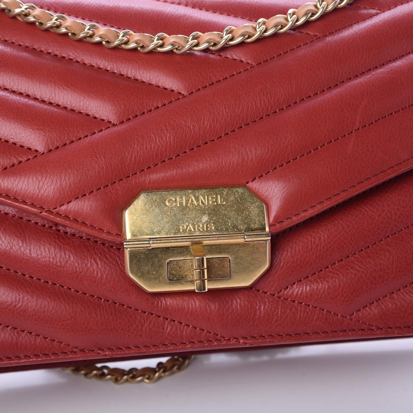 Calfskin Chevron Quilted Gabrielle Flap Red