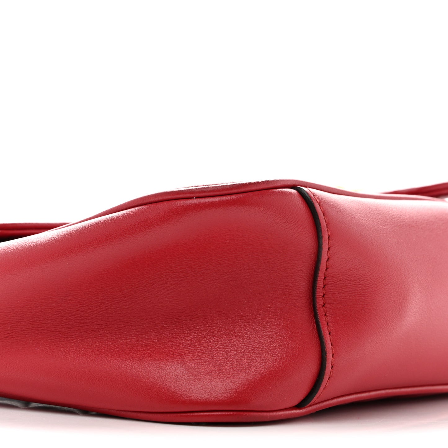Calfskin Matelasse Small GG Marmont Shoulder Bag Hibiscus Red