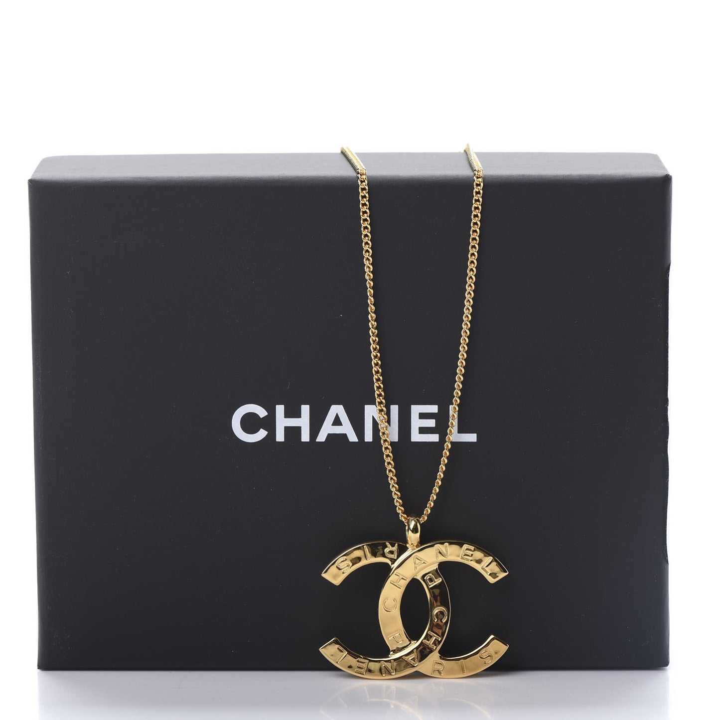 Metal CC Paris Button Necklace Gold
