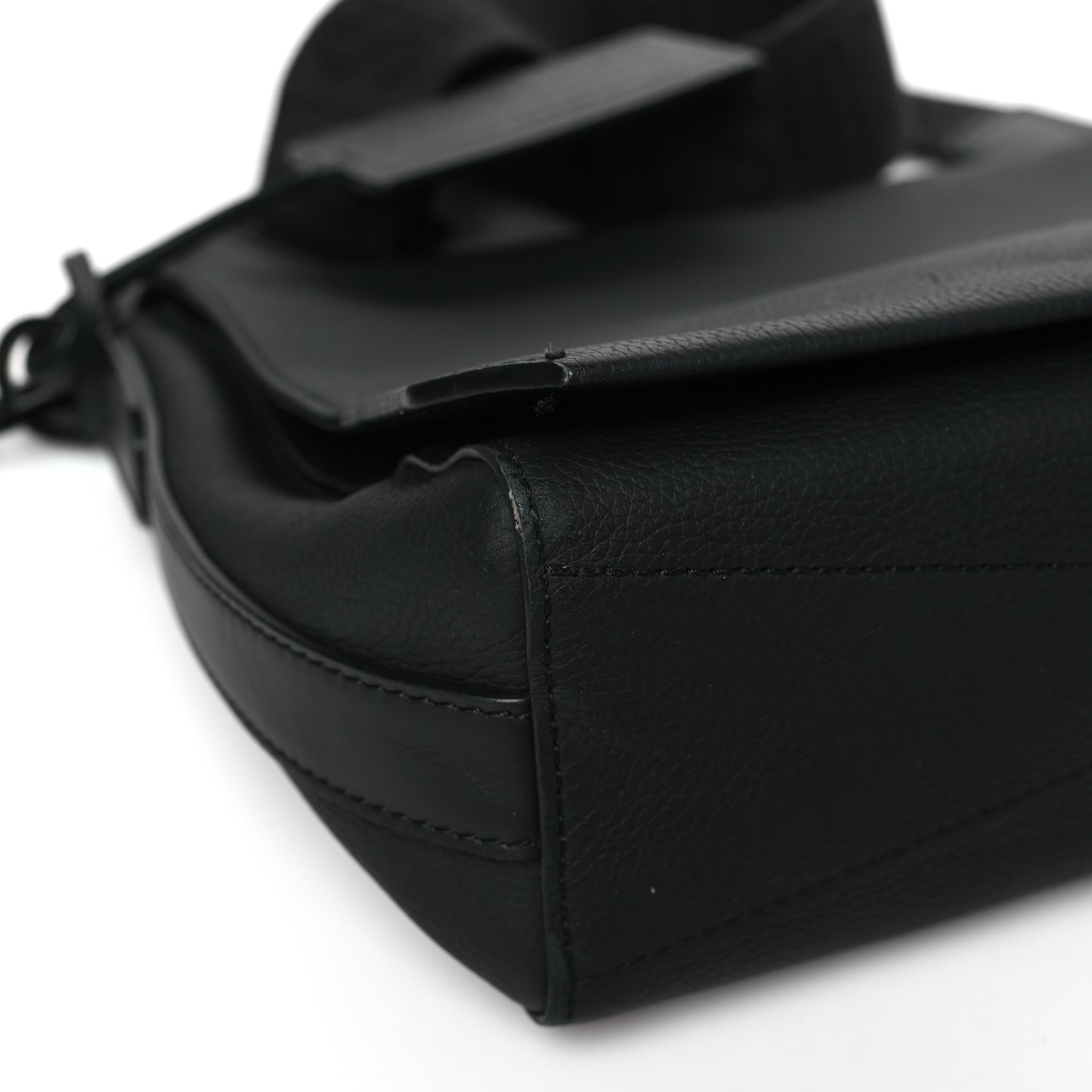Calfskin Aerogram Messenger Black