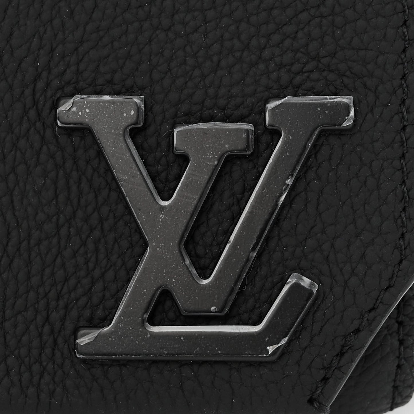 Grained Calfskin Aerogram Takeoff Sling Black