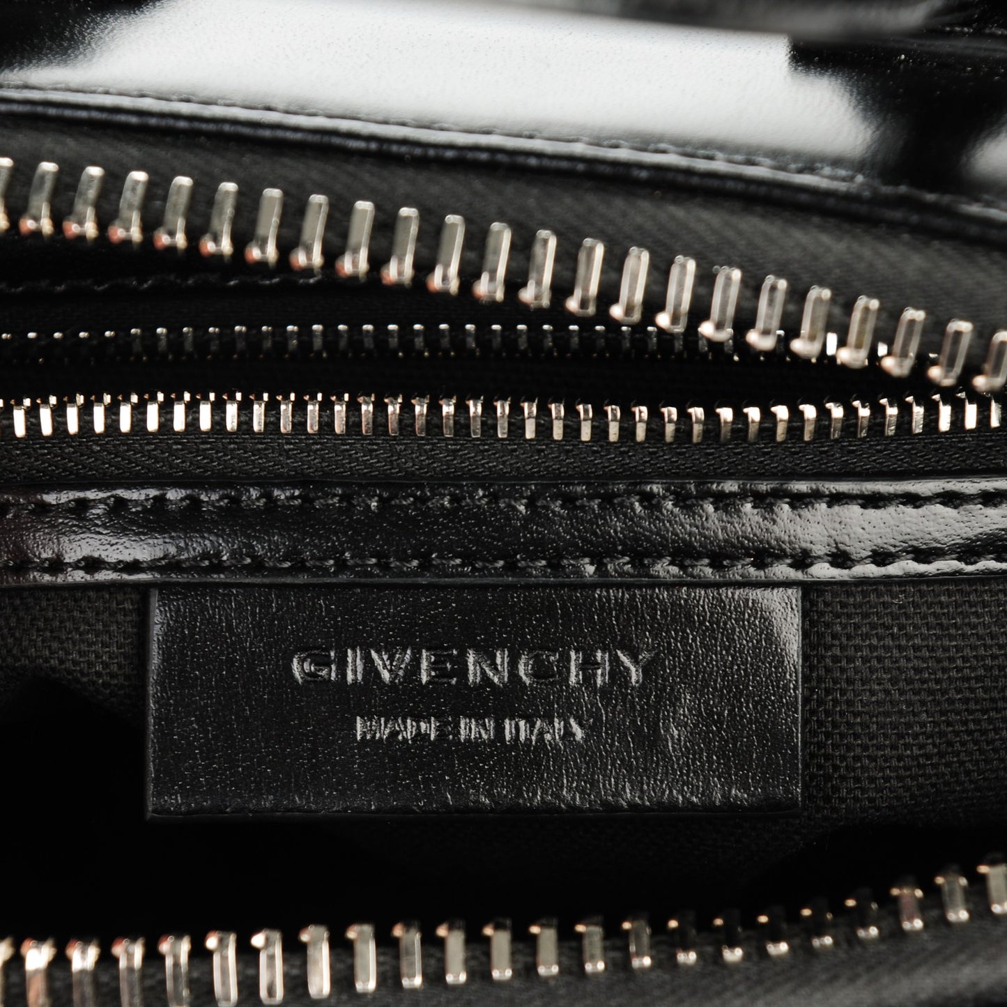 Shiny Lord Calfskin Mini Antigona Black