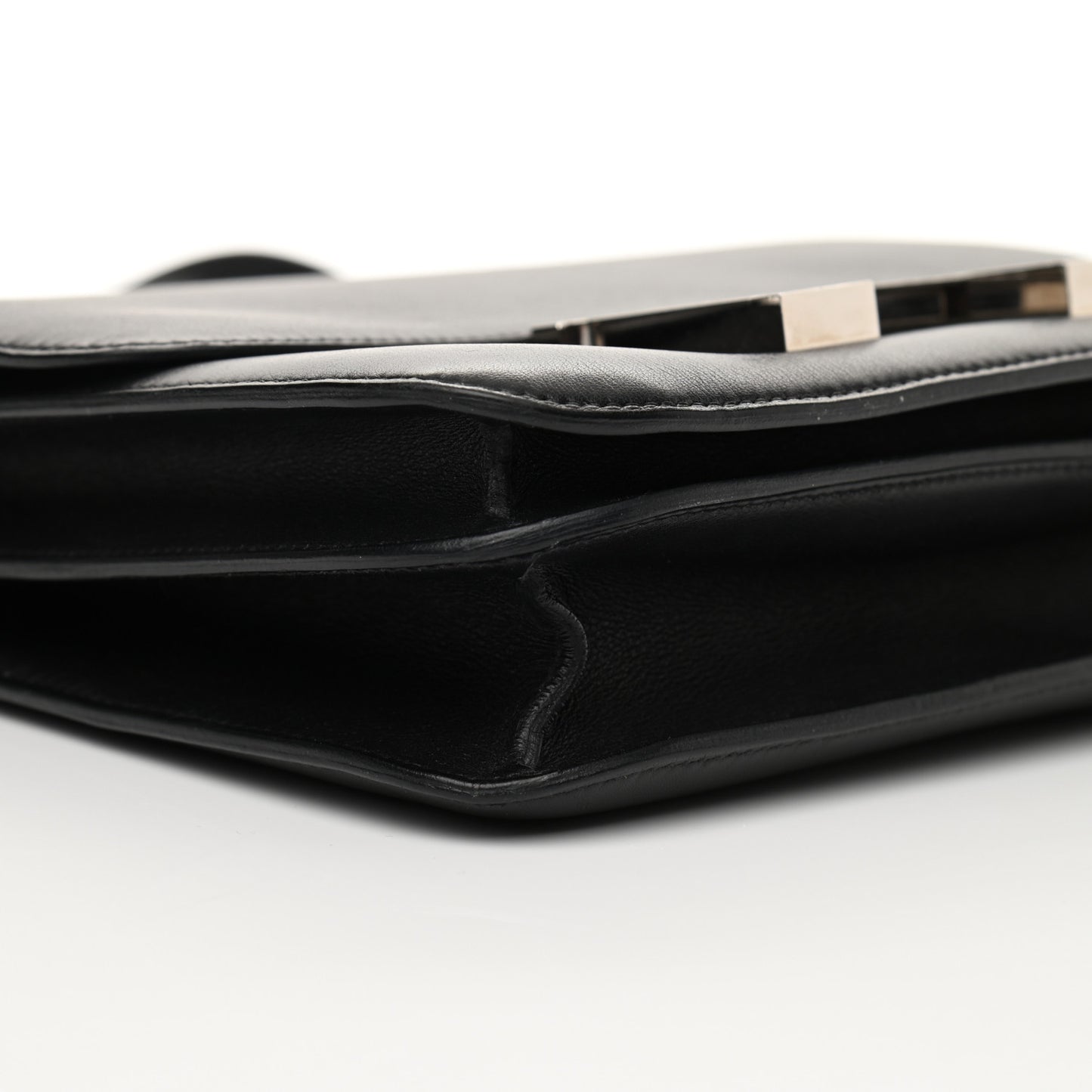 Swift Constance 24 Black