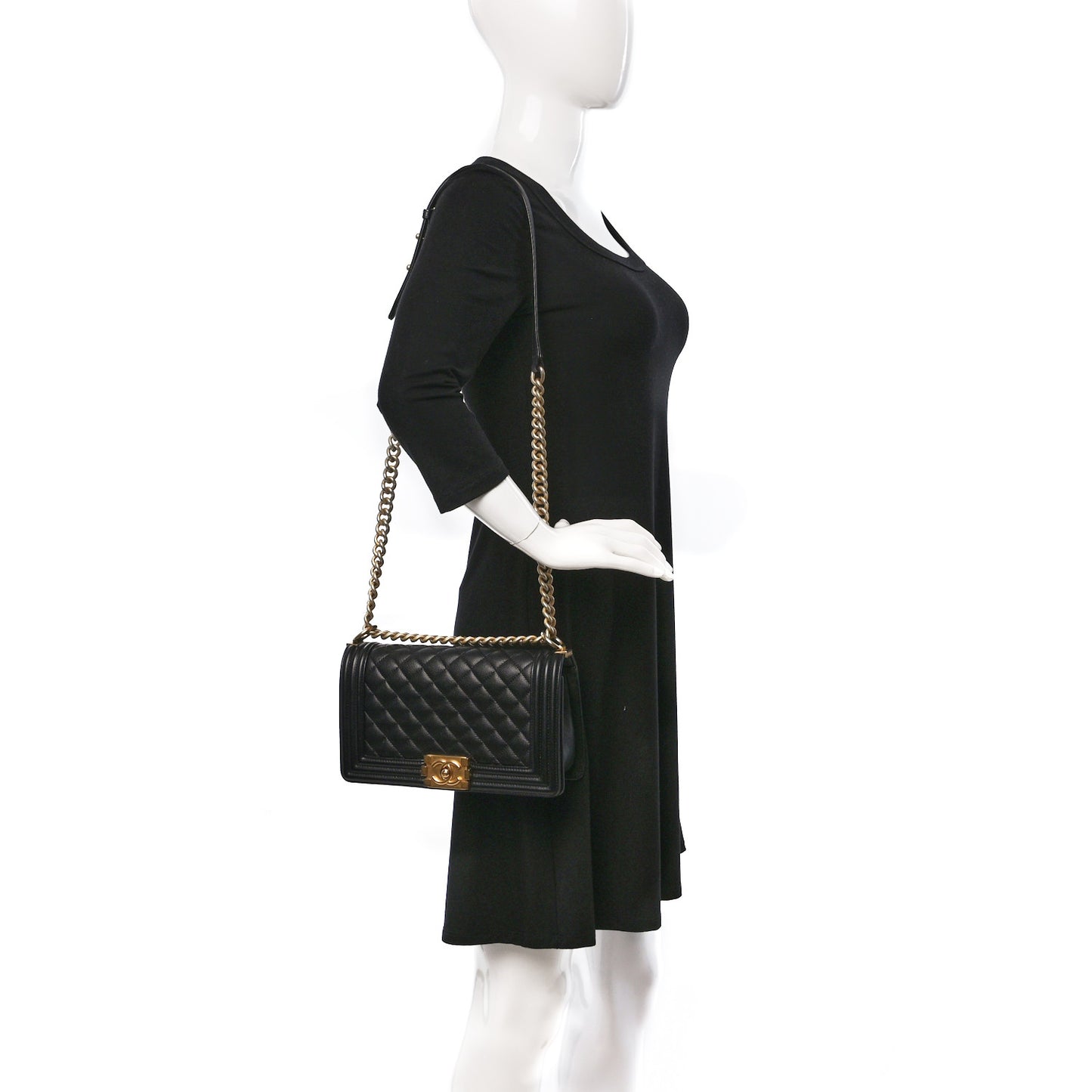 Caviar Quilted Medium Boy Flap Black