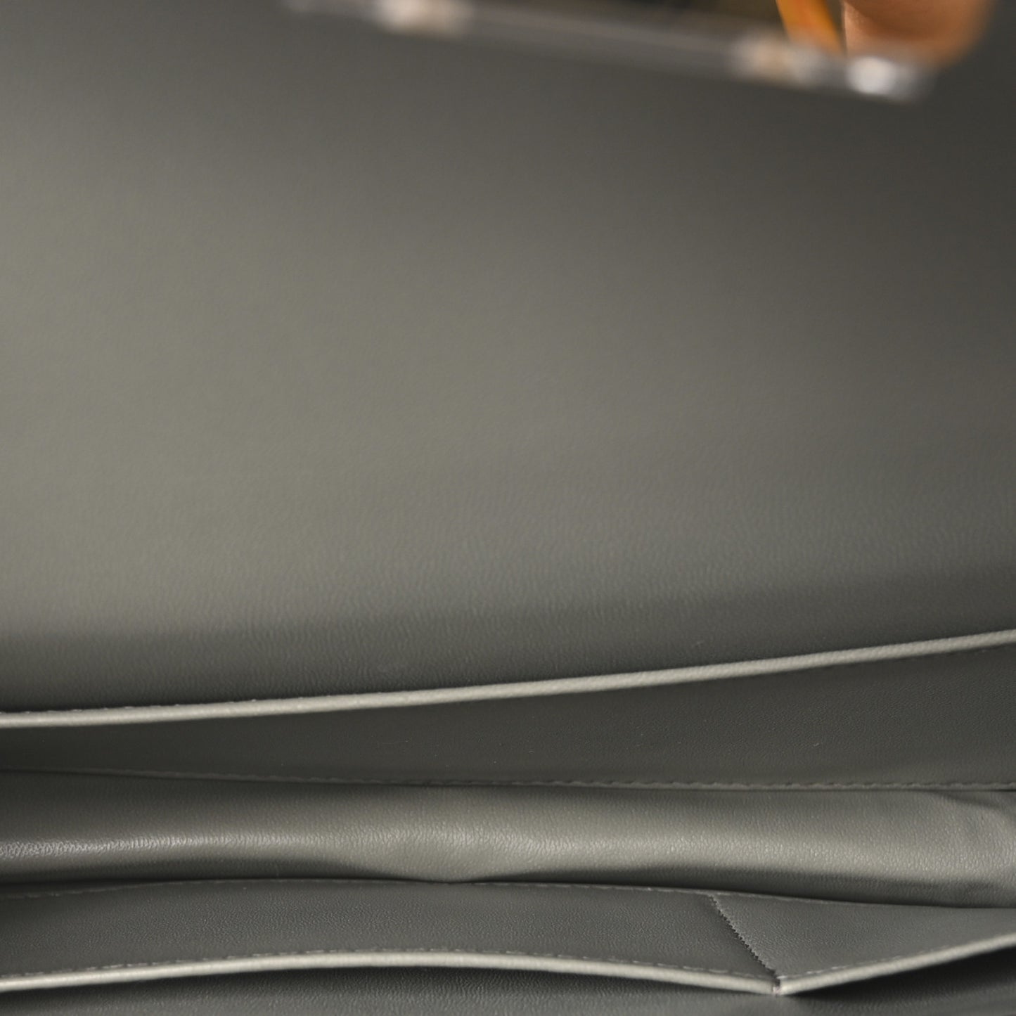 Matte Alligator Constance 1-Elan Gris Cement