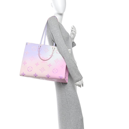 Louis Vuitton Monogram Giant Spring In The City Onthego GM Sunrise Pastel 2 of 11