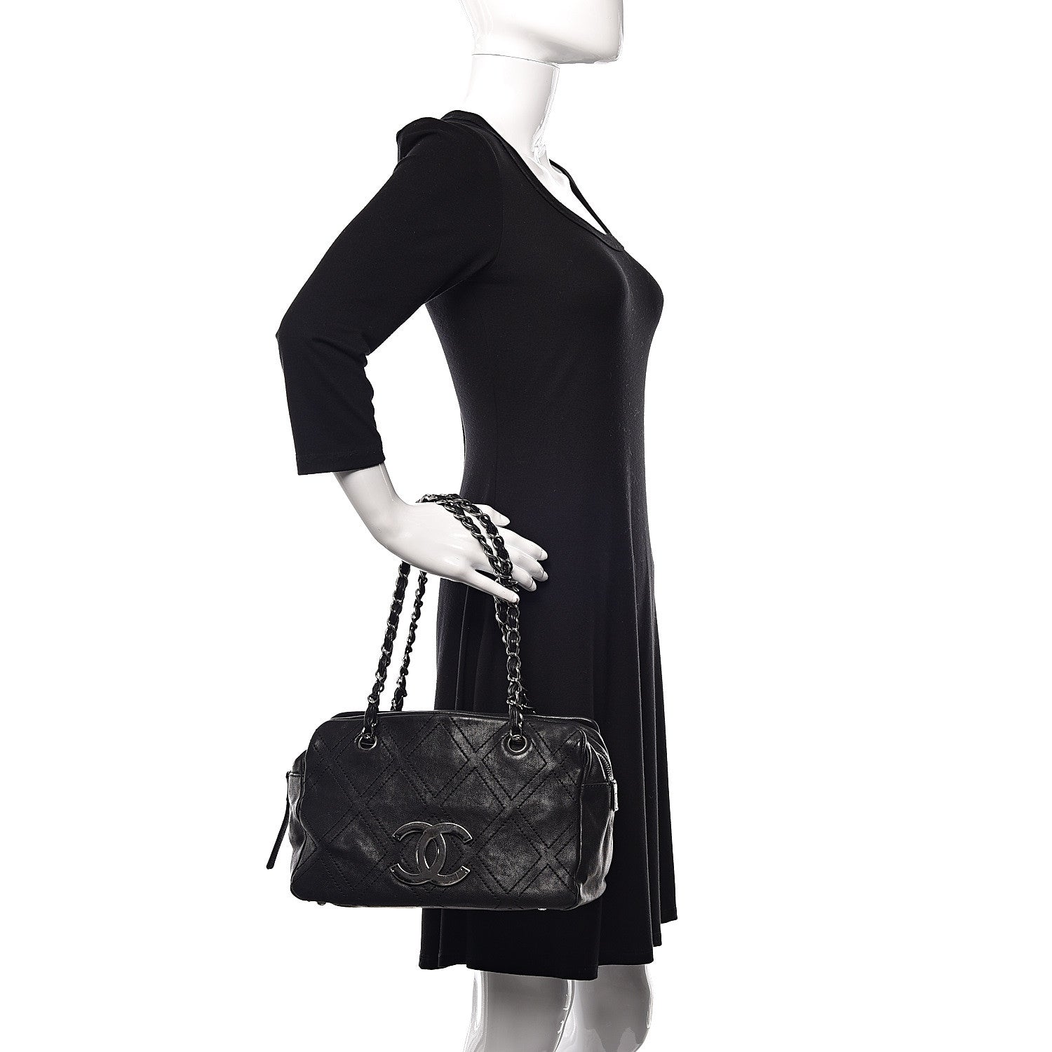 Chanel Calfskin Diamond Stitch Tote Black 2 of 12